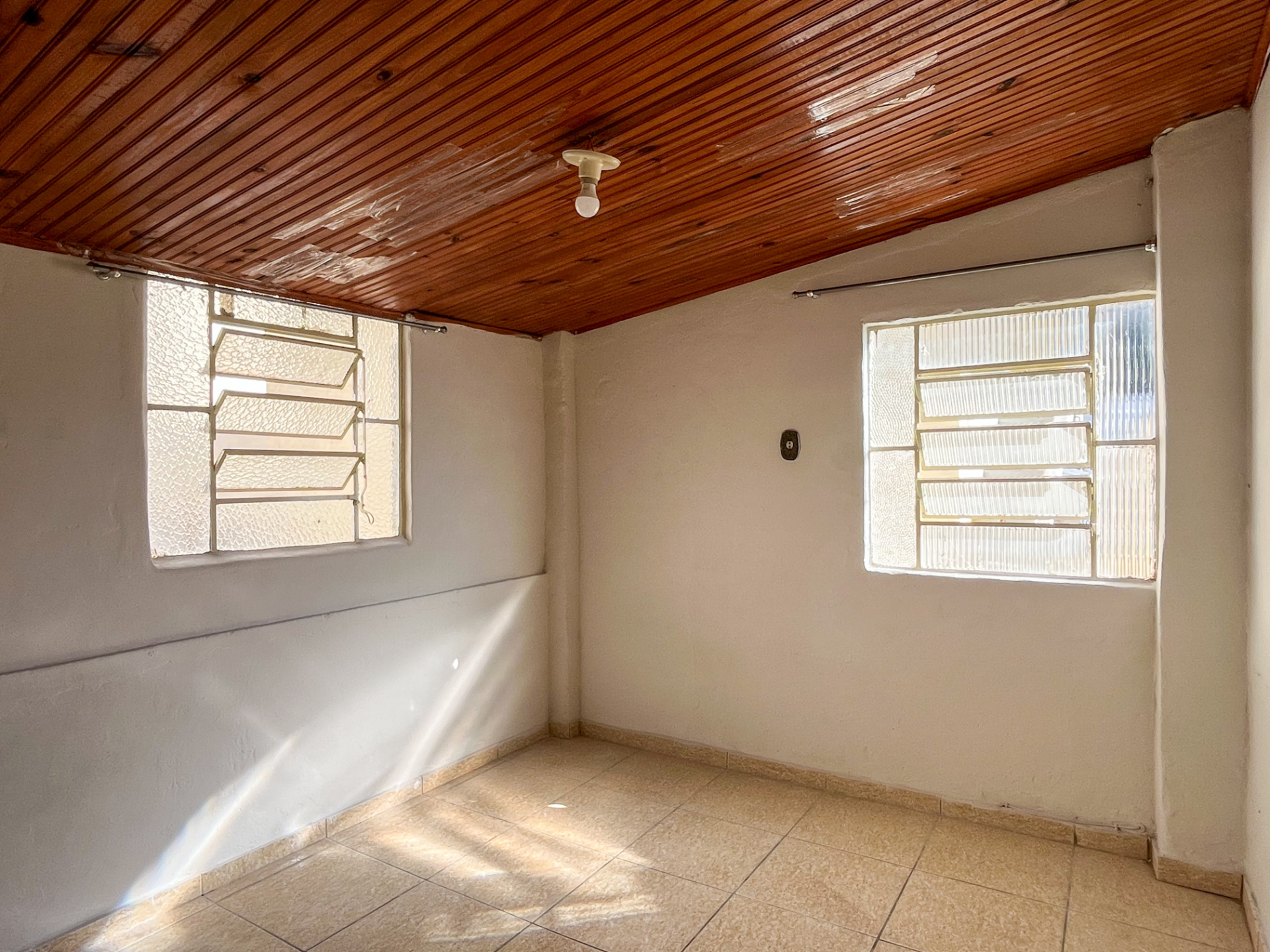 Sobrado Dom Bosco. 3 quartos e 3 quitinetes no terreno., foto 2