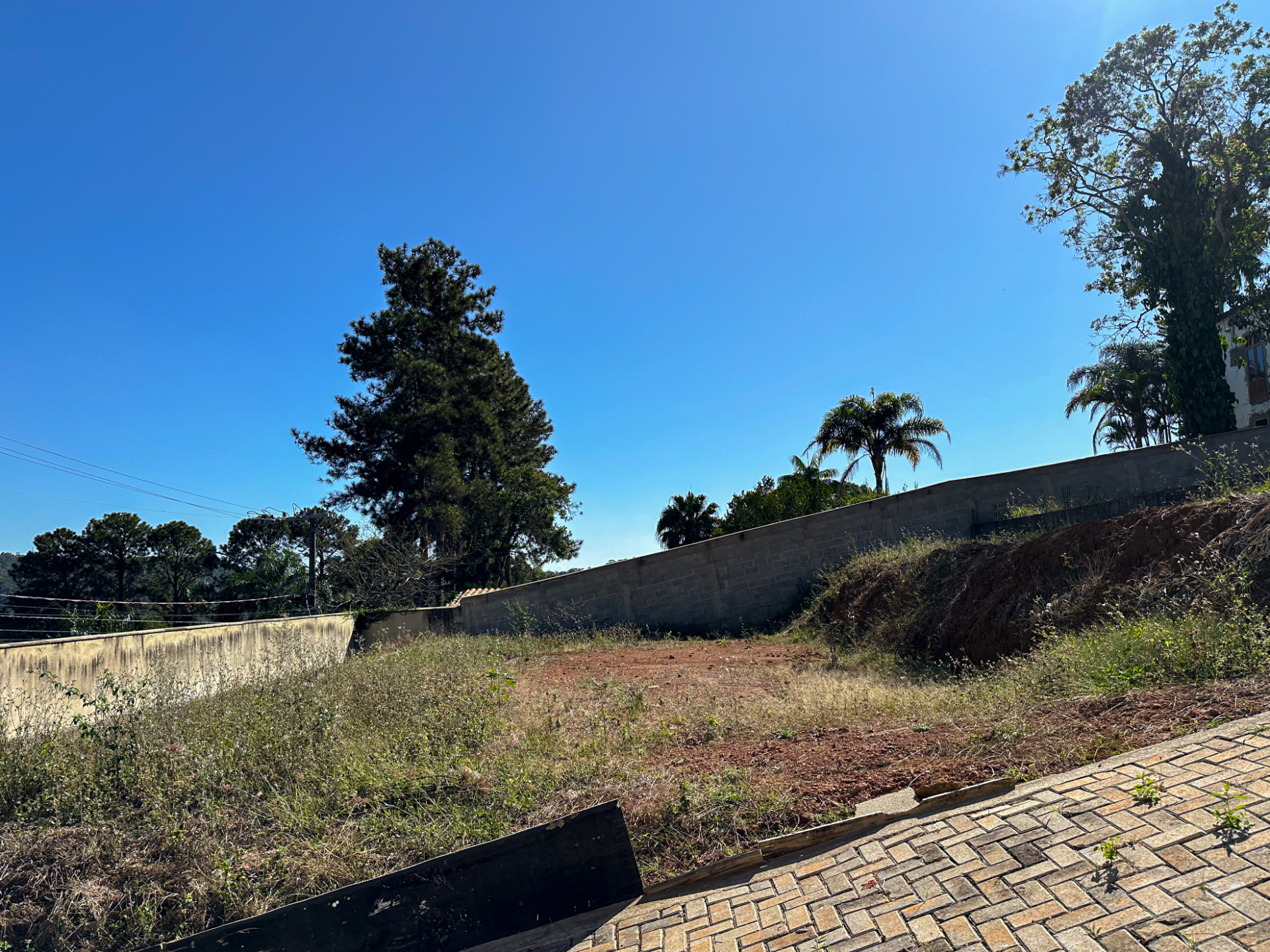 Terreno em condomínio no Parque Jardim da Serra, foto 2
