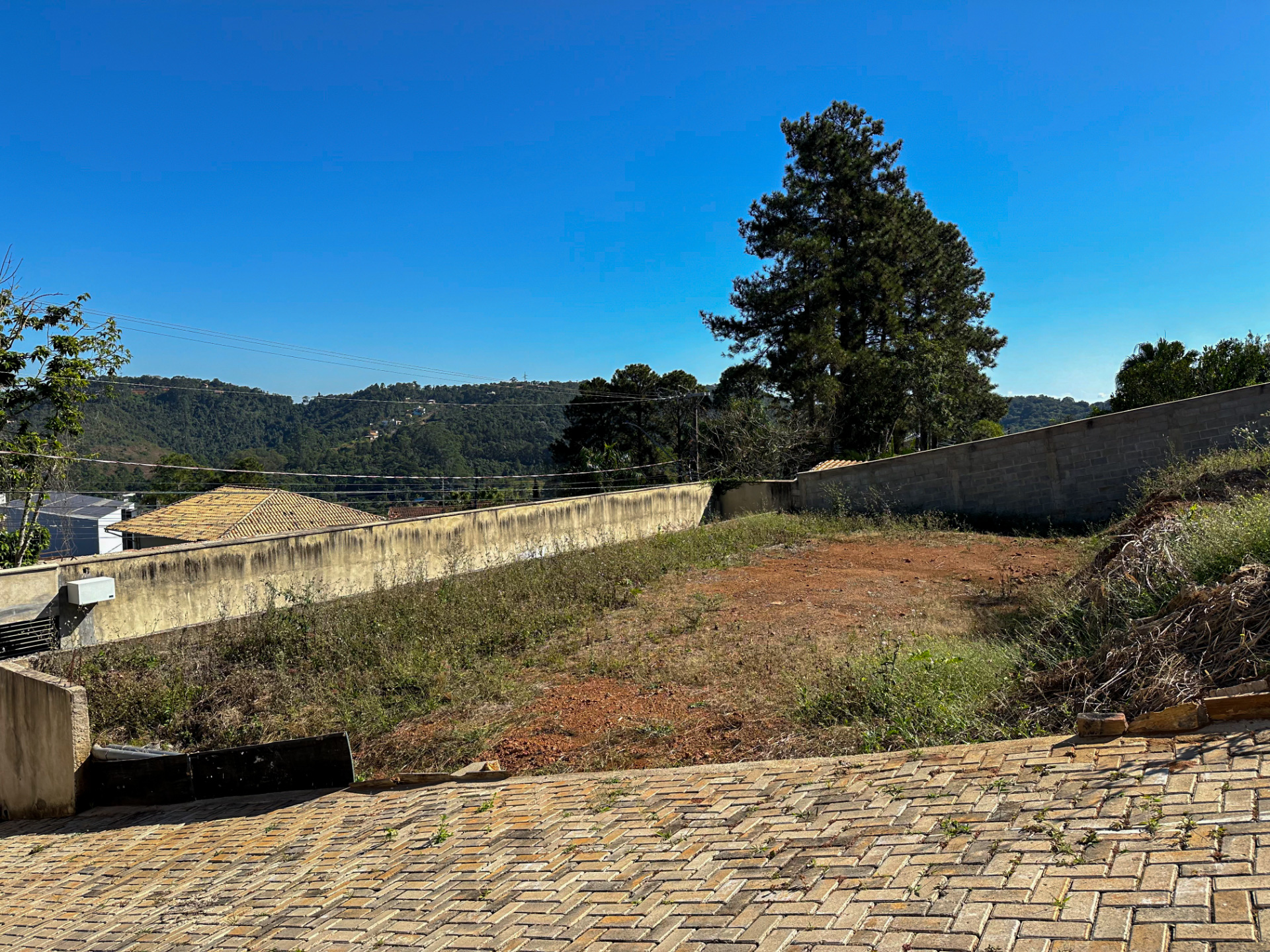 Terreno em condomínio no Parque Jardim da Serra, foto 1