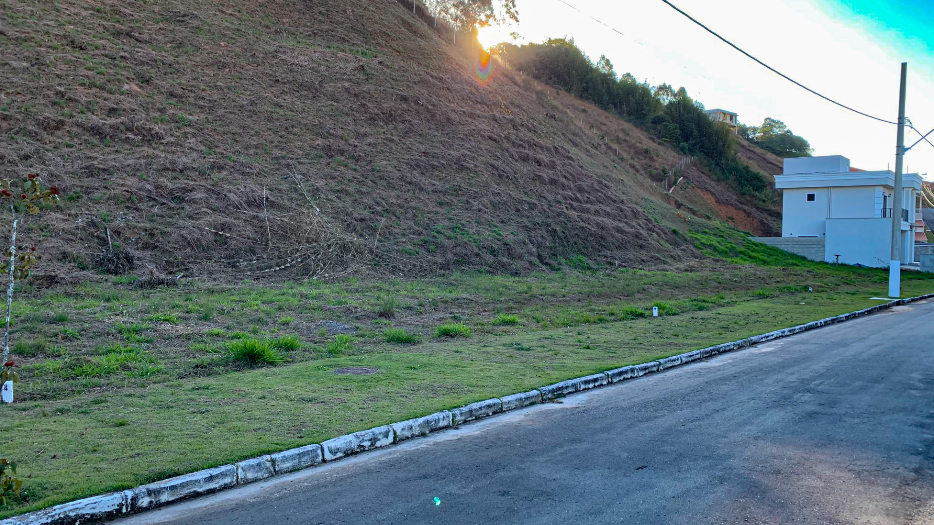 São Pedro: Terreno de 598m² em condomínio reservado, foto 1