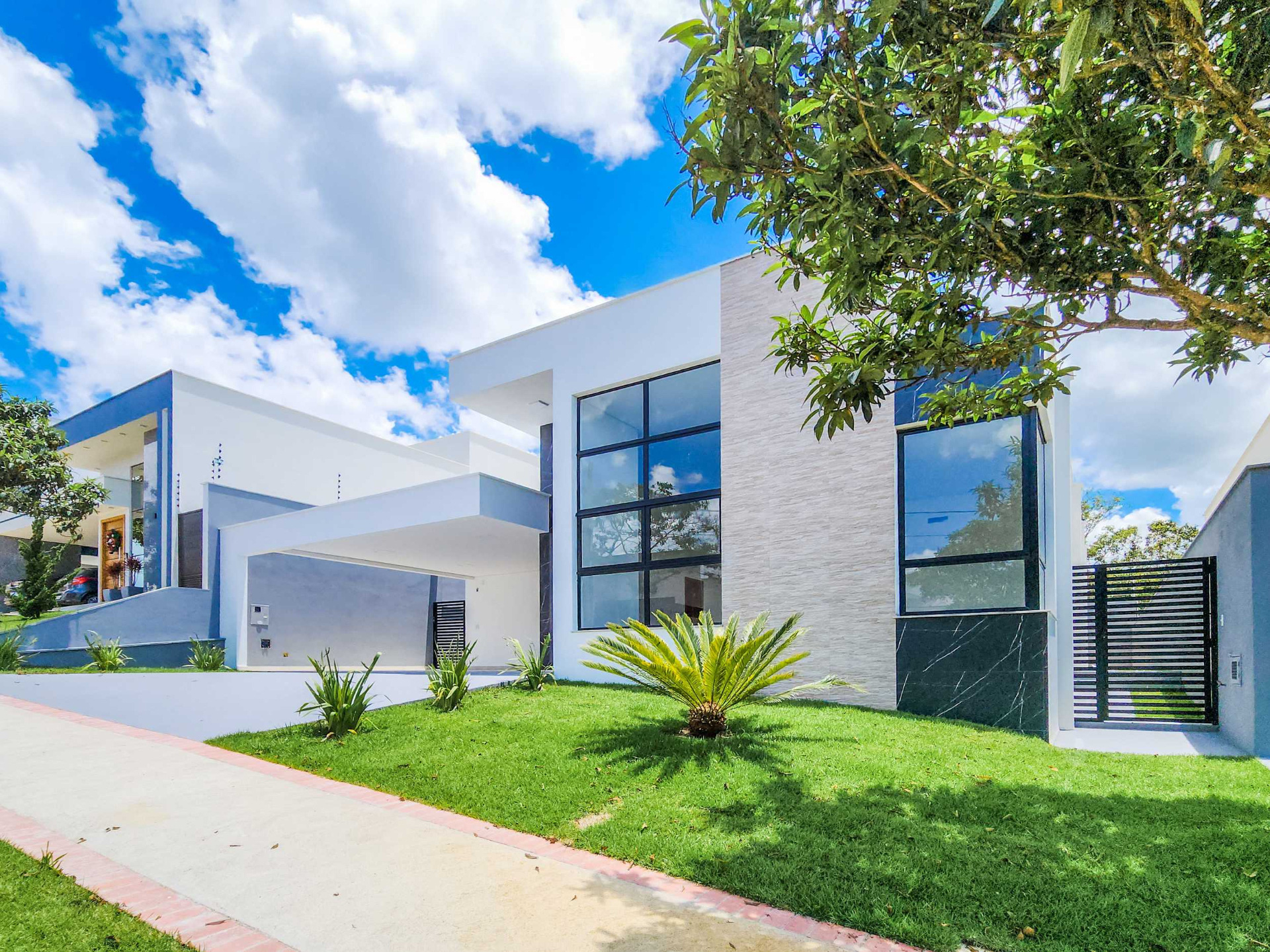 Casa linear no Alvim com lazer e área gourmet., foto 1