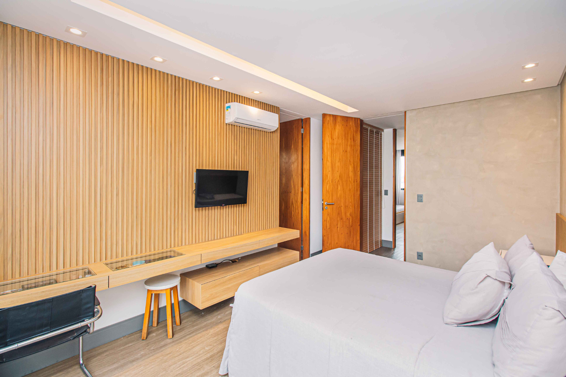 Santa Helena: 240m², 4 suítes, detalhes charmosos., foto 28