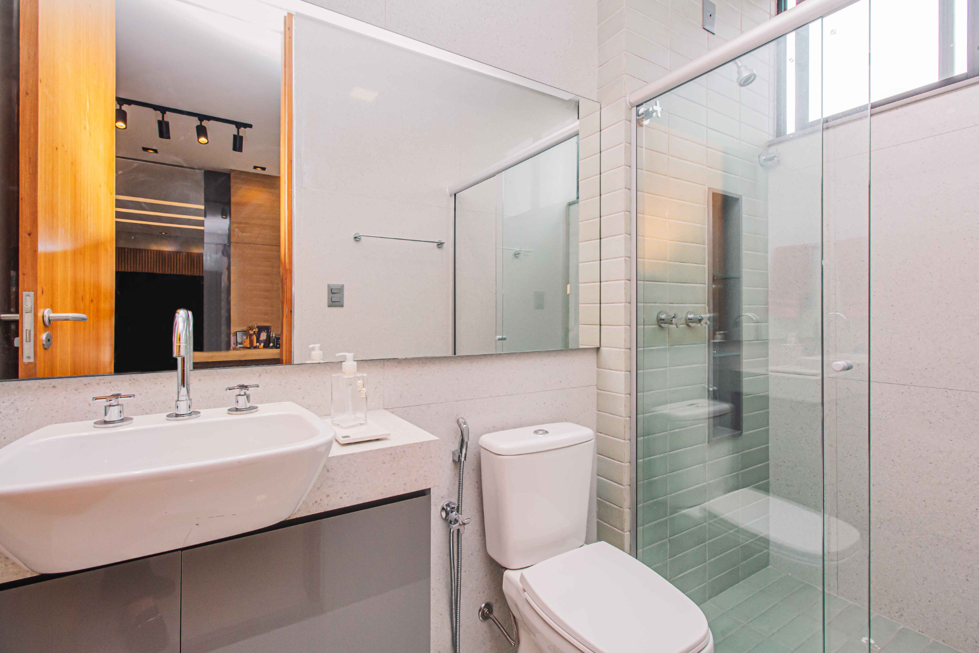 Santa Helena: 240m², 4 suítes, detalhes charmosos., foto 8