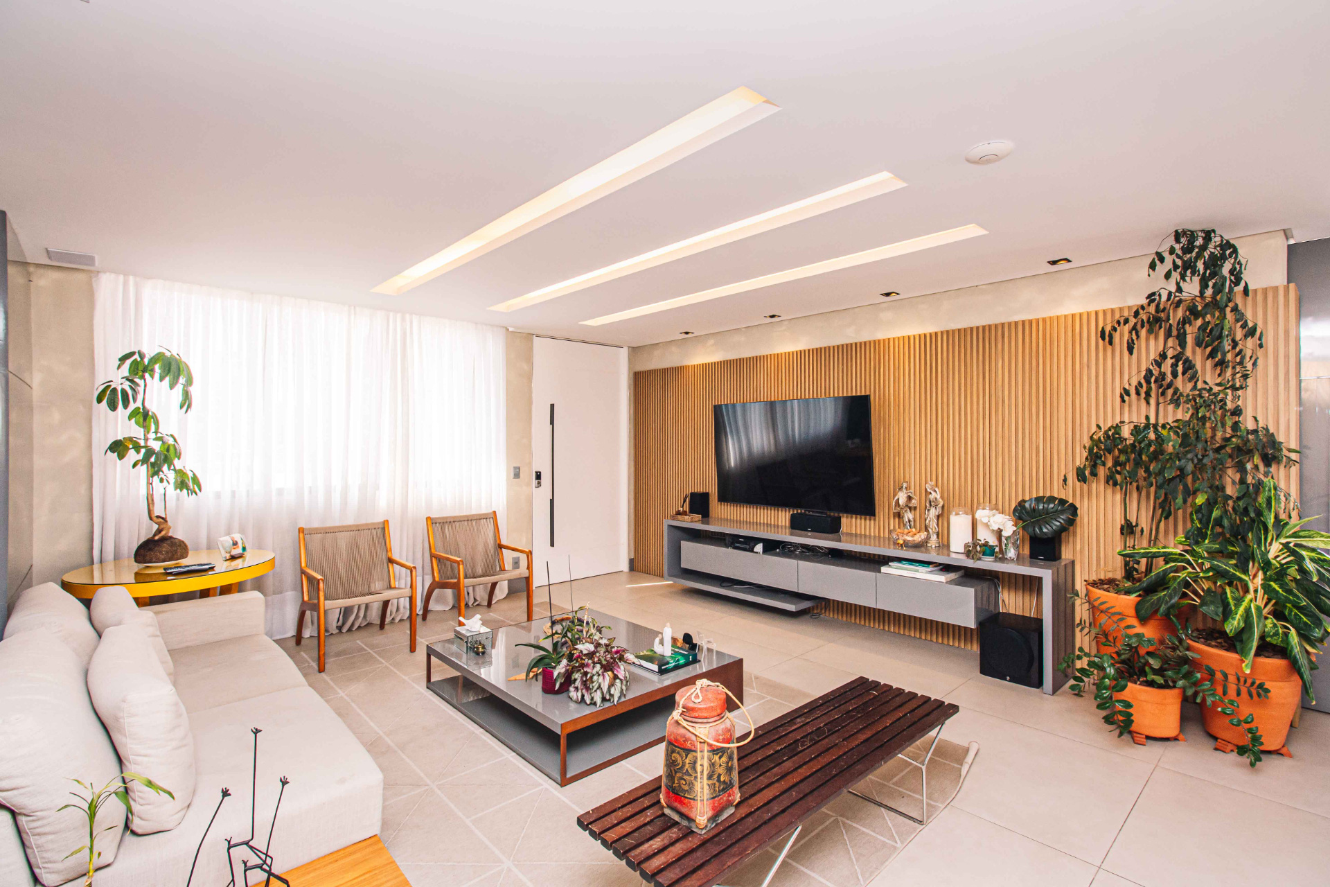 Santa Helena: 240m², 4 suítes, detalhes charmosos., foto 3