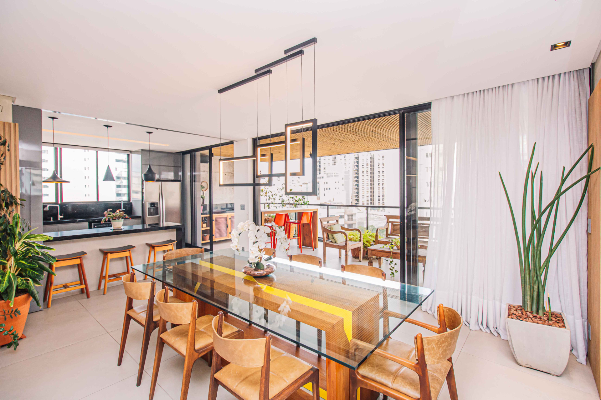 Santa Helena: 240m², 4 suítes, detalhes charmosos., foto 2