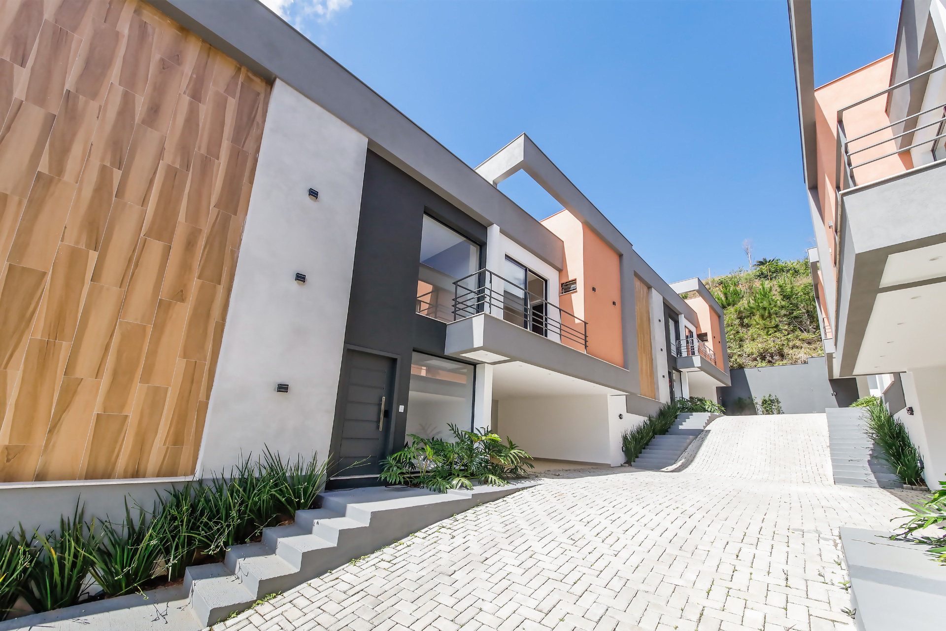 Condomínio reservado, 3 suítes. Casa nova., foto 2