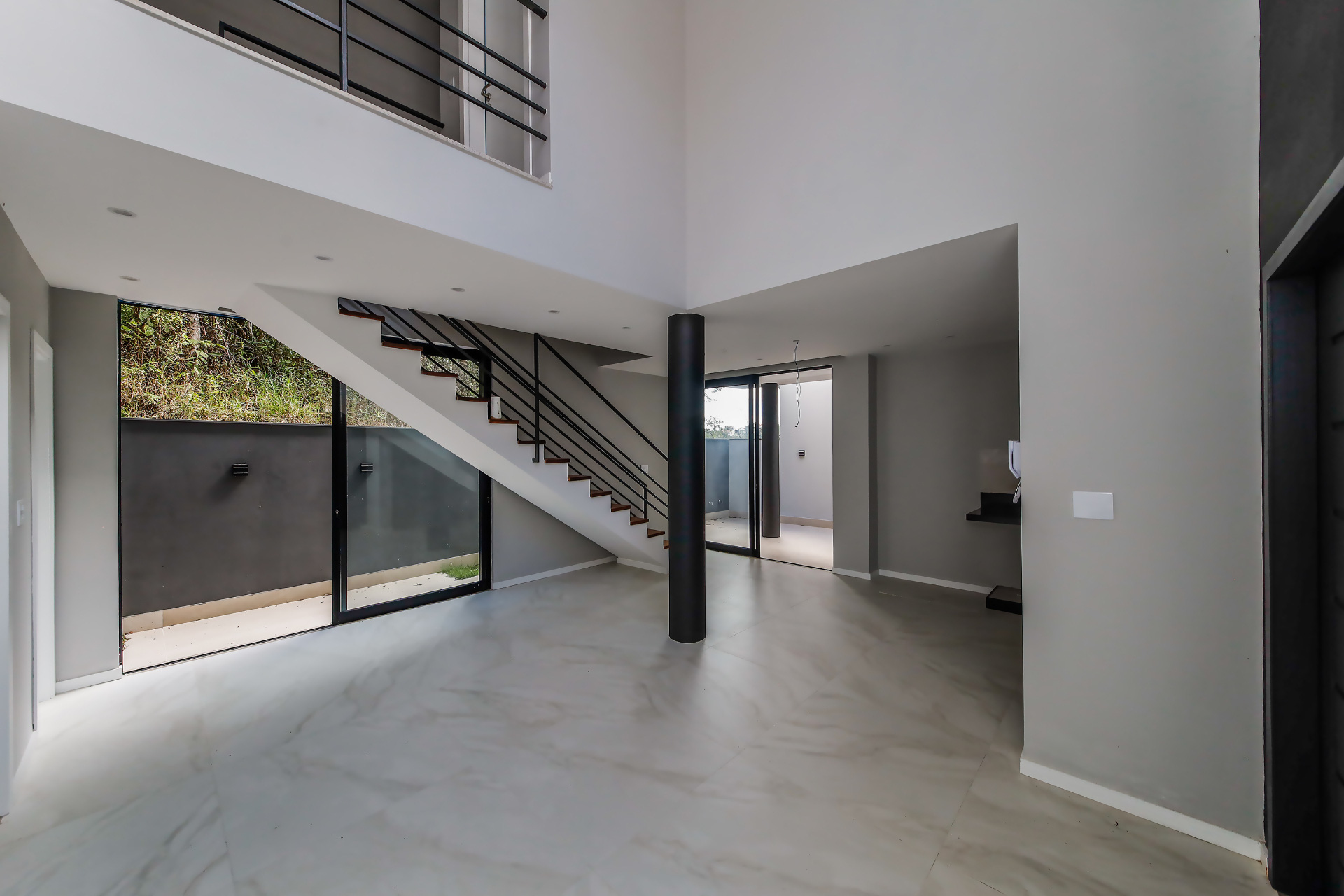 Casa nova, 3 suítes, bairro tranquilo. 2 vagas., foto 2