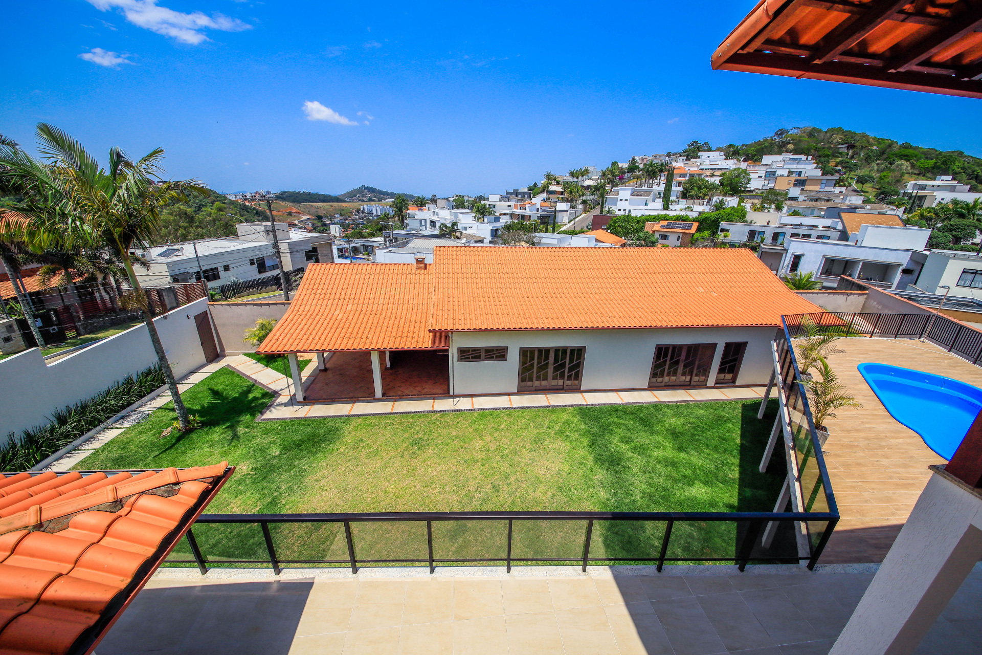 Casa reformada, clássica, em dois terrenos. Spina Ville II, foto 10