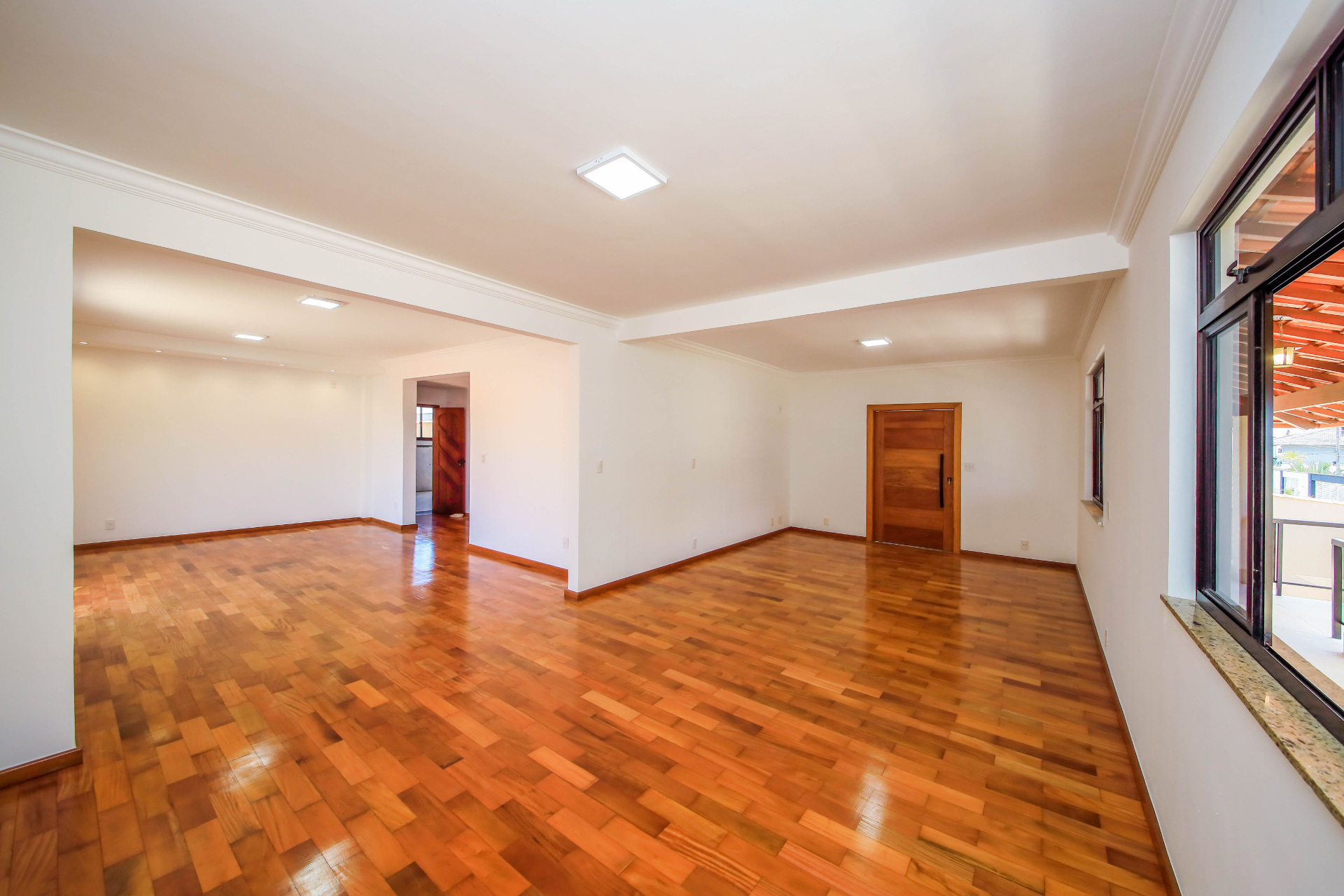Casa reformada, clássica, em dois terrenos. Spina Ville II, foto 4
