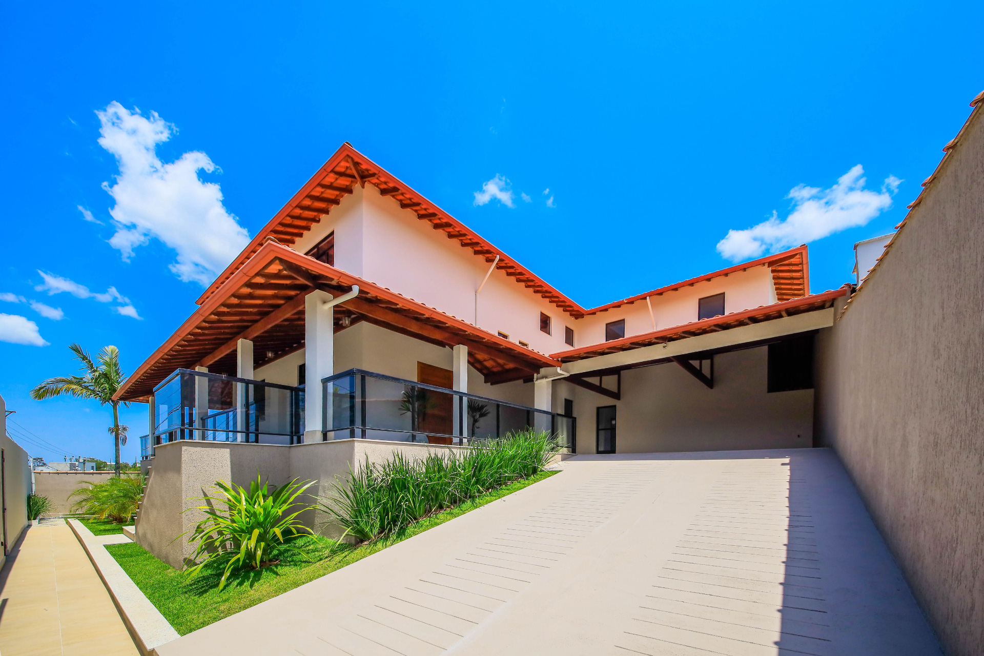 Casa reformada, clássica, em dois terrenos. Spina Ville II, foto 3