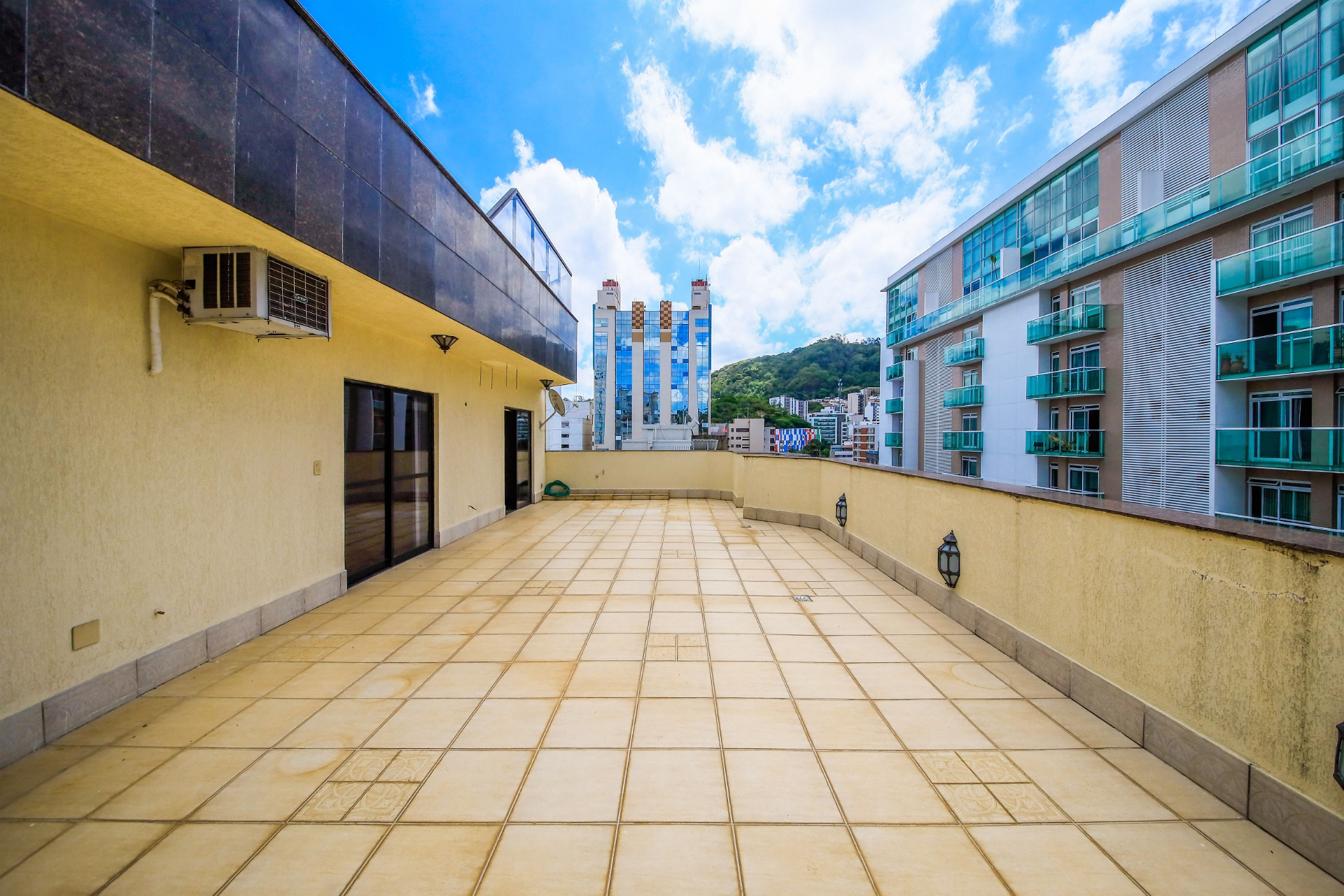 Cobertura no Centro: 418m², 4 vagas. Conforto amplo., foto 3