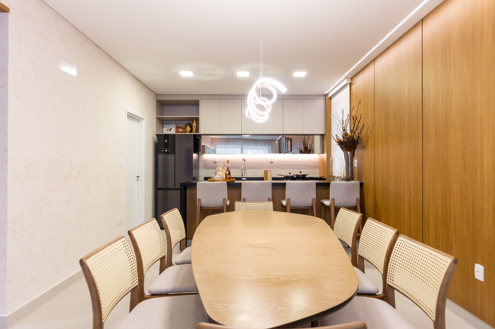 Centro. Apartamento de 156m² com 4 suítes, 2 vagas., foto 3
