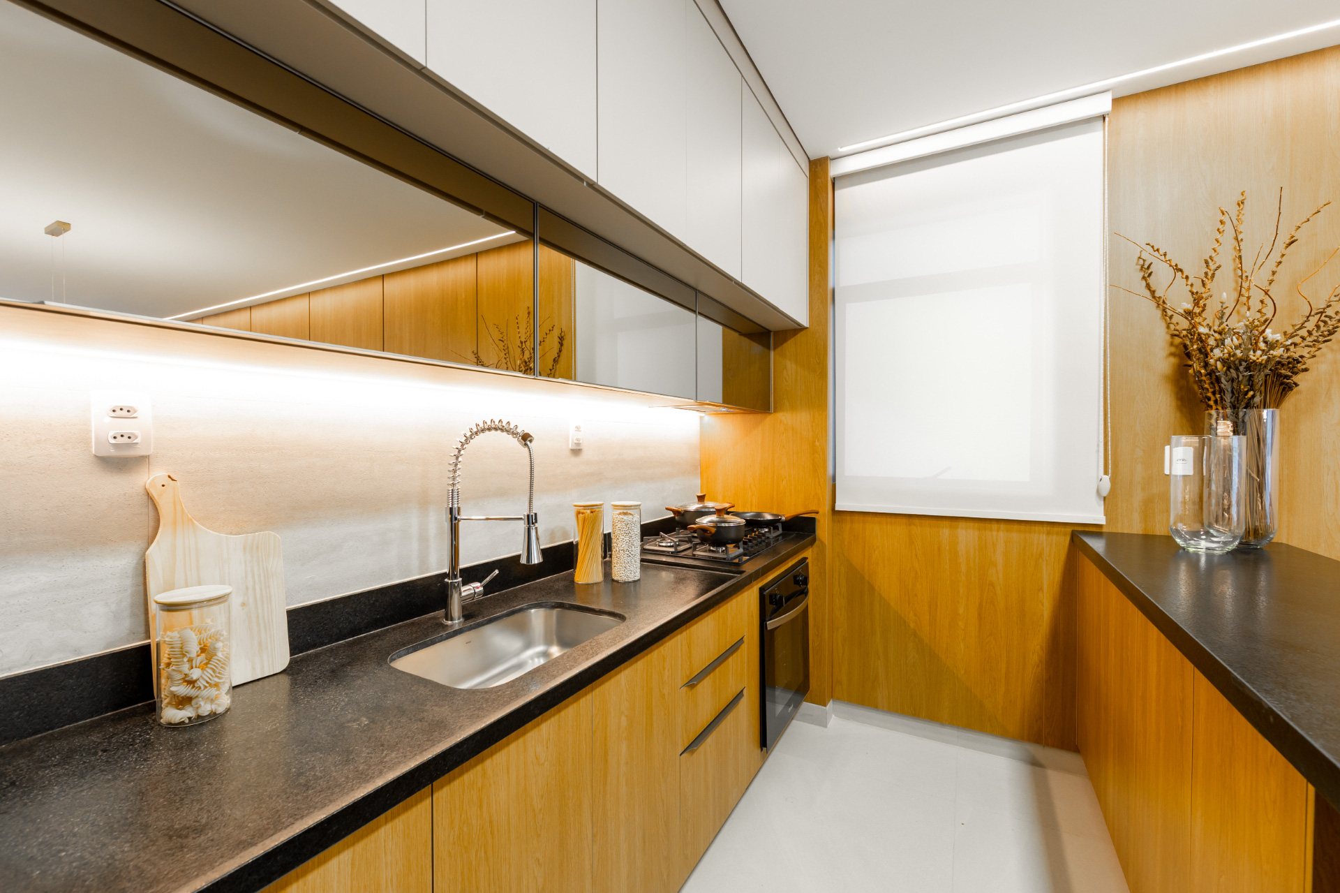 Centro. Apartamento de 156m² com 4 suítes, 2 vagas., foto 13