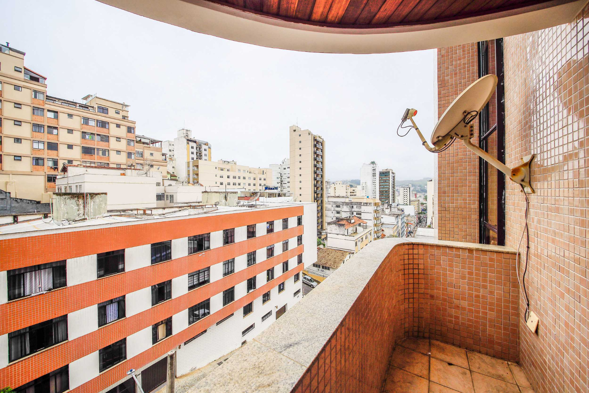 Centro: 3 quartos, suíte e varanda generosa, foto 3