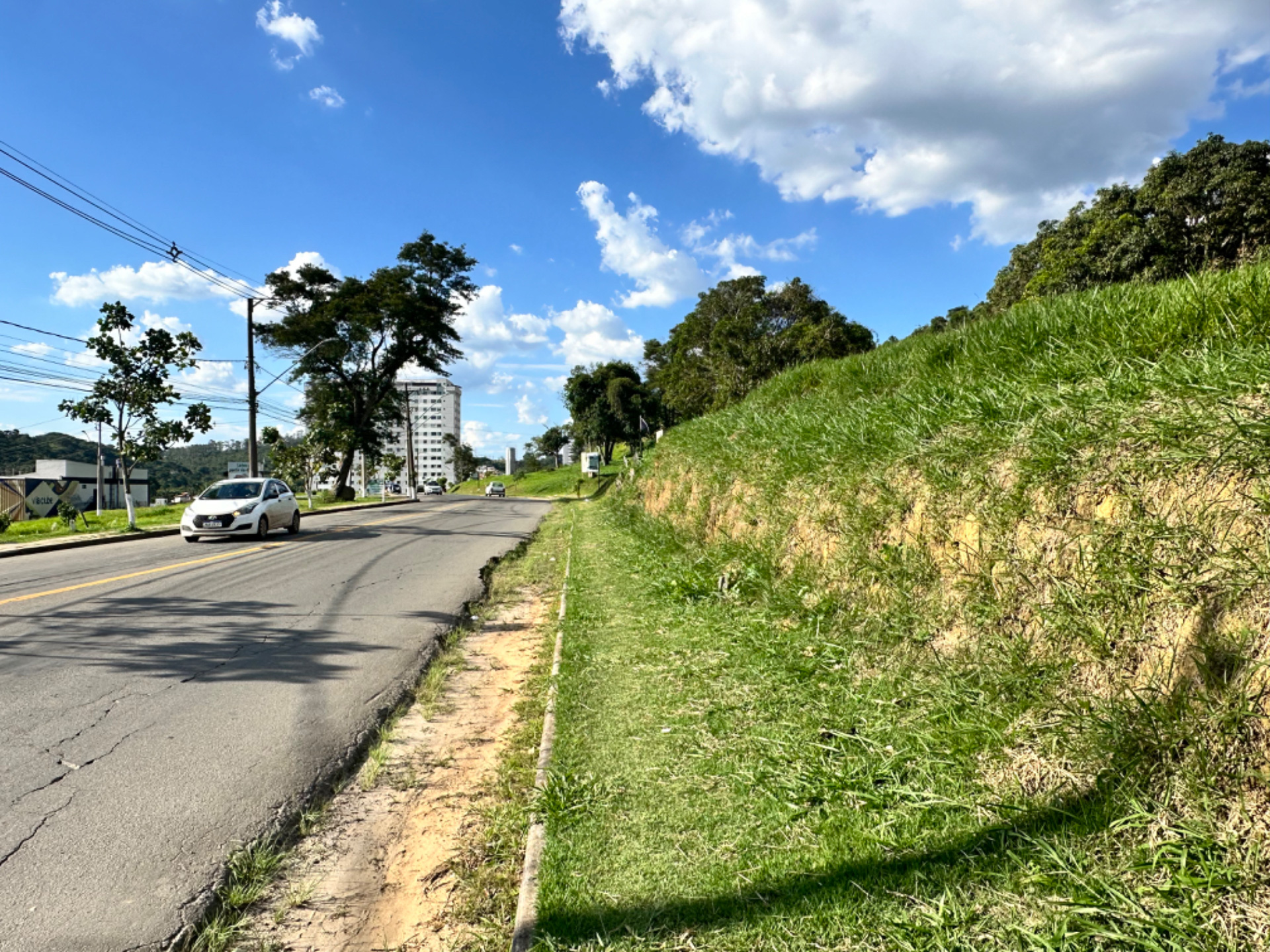 São Pedro. Terreno na rua principal. Marilândia. Comércio/moradia., foto 2