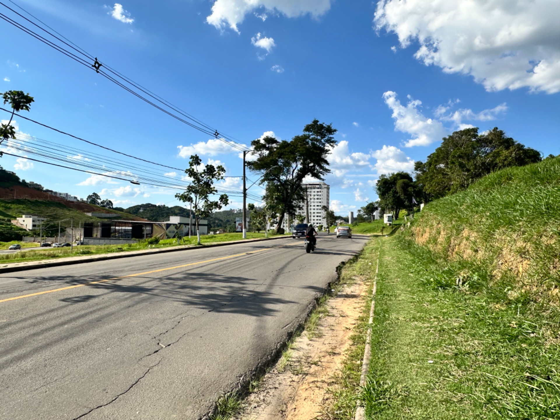 São Pedro. Terreno na rua principal. Marilândia. Comércio/moradia., foto 4