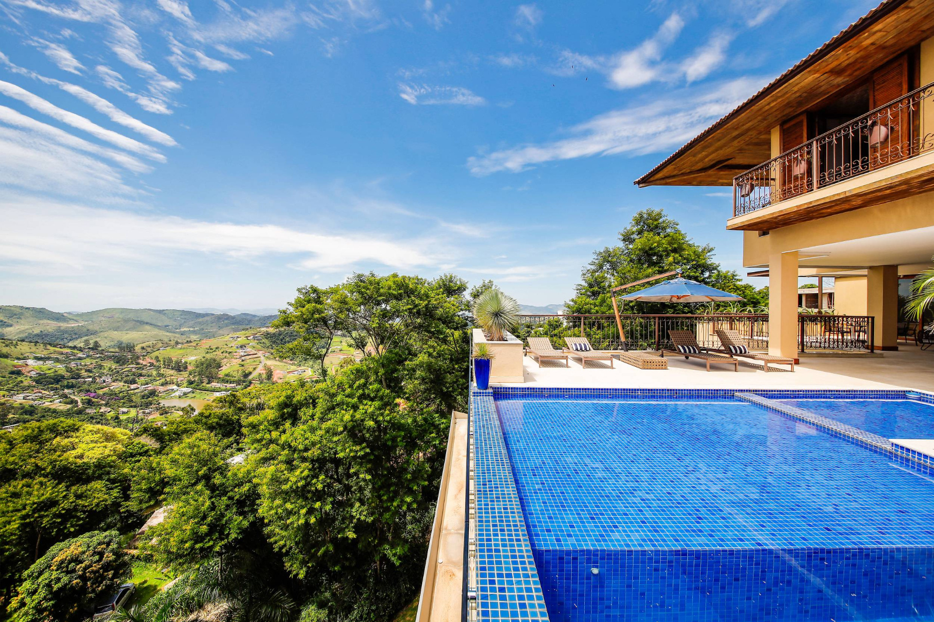 Novo Horizonte: Casa com 5 suítes, privacidade e muito lazer, foto 18