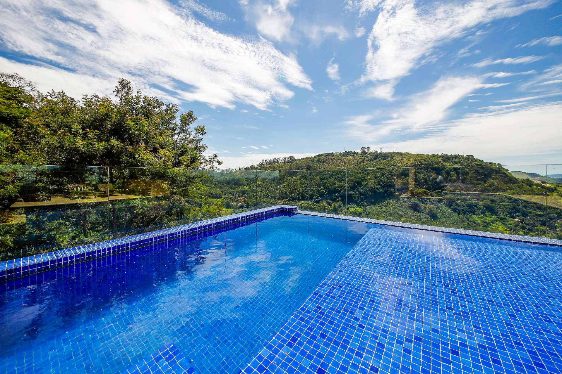 Novo Horizonte: Casa com 5 suítes, privacidade e muito lazer, foto 23