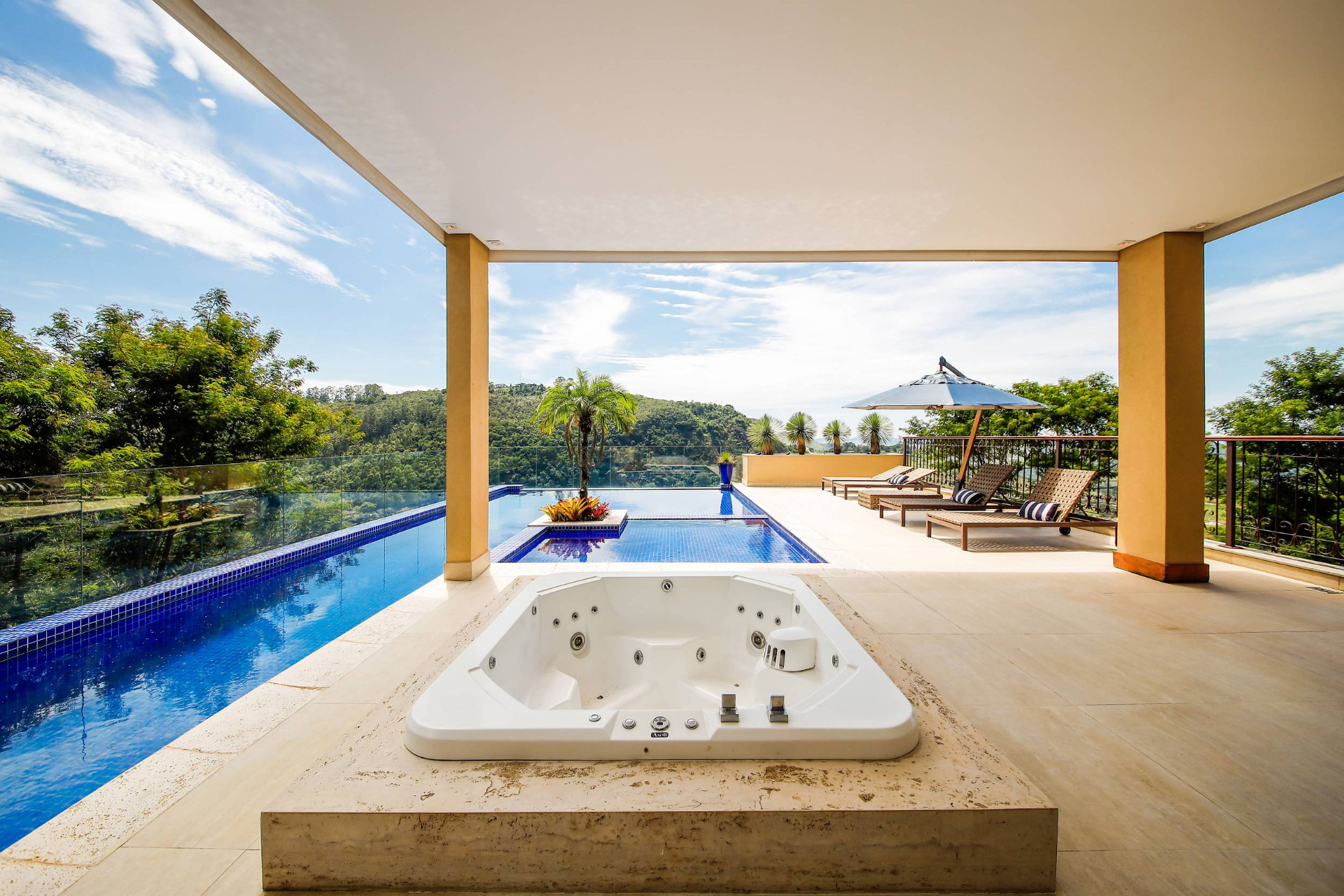 Novo Horizonte: Casa com 5 suítes, privacidade e muito lazer, foto 16