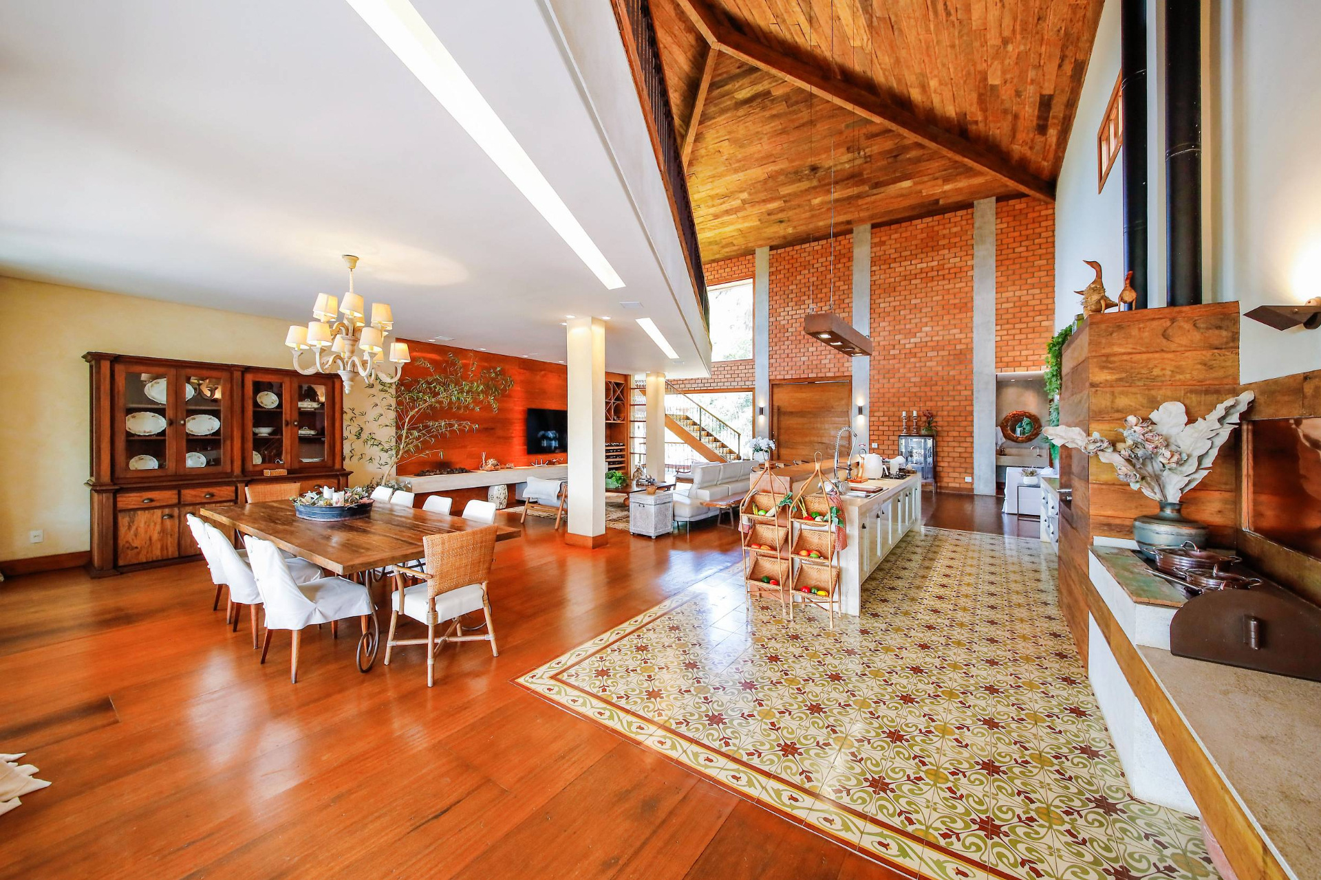 Novo Horizonte: Casa com 5 suítes, privacidade e muito lazer, foto 4