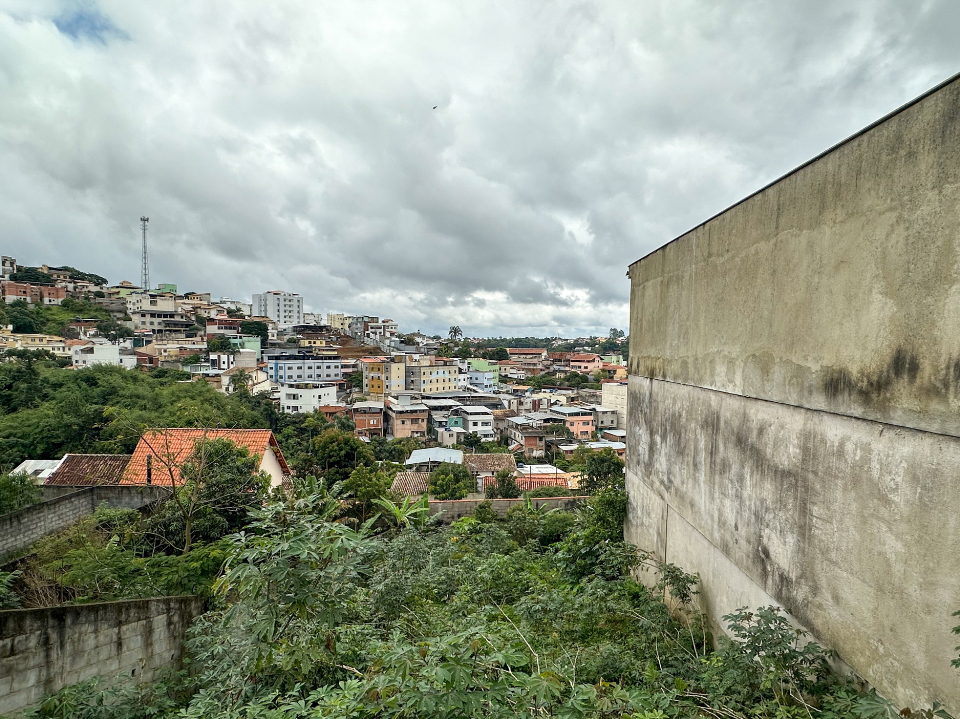 Lote em condomínio, perto da UFJF. 378m²., foto 2