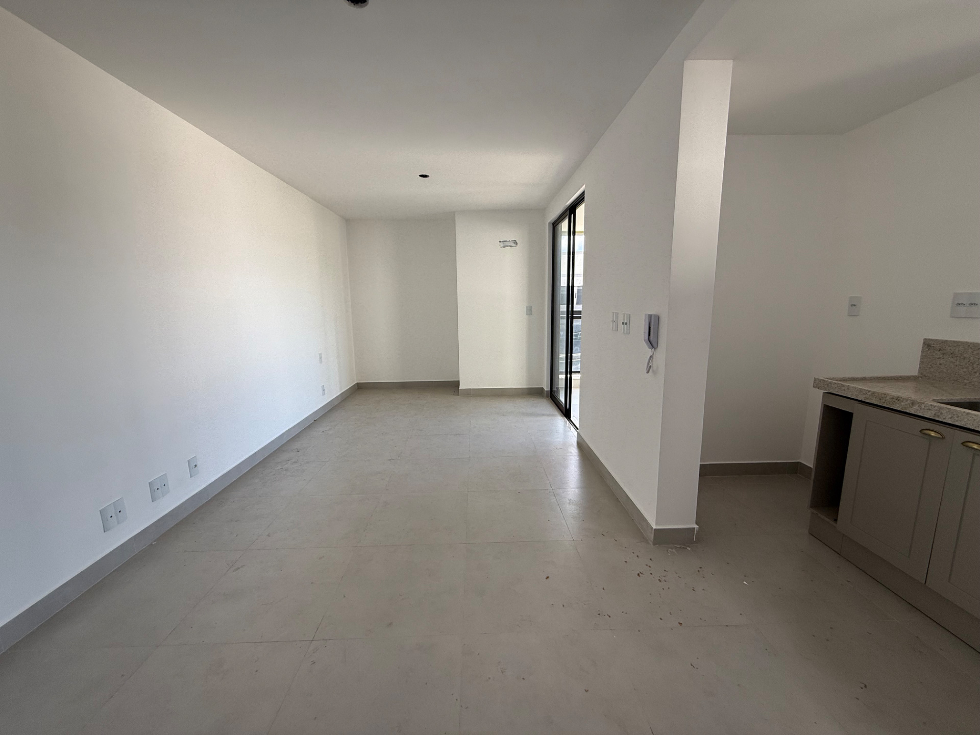 Studio compacto na avenida principal, São Pedro., foto 1