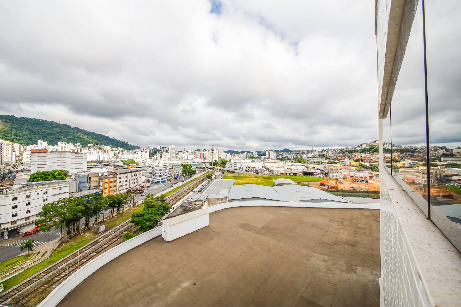 Sala nova no Centro. 85m², com vaga, perto de tudo., foto 11