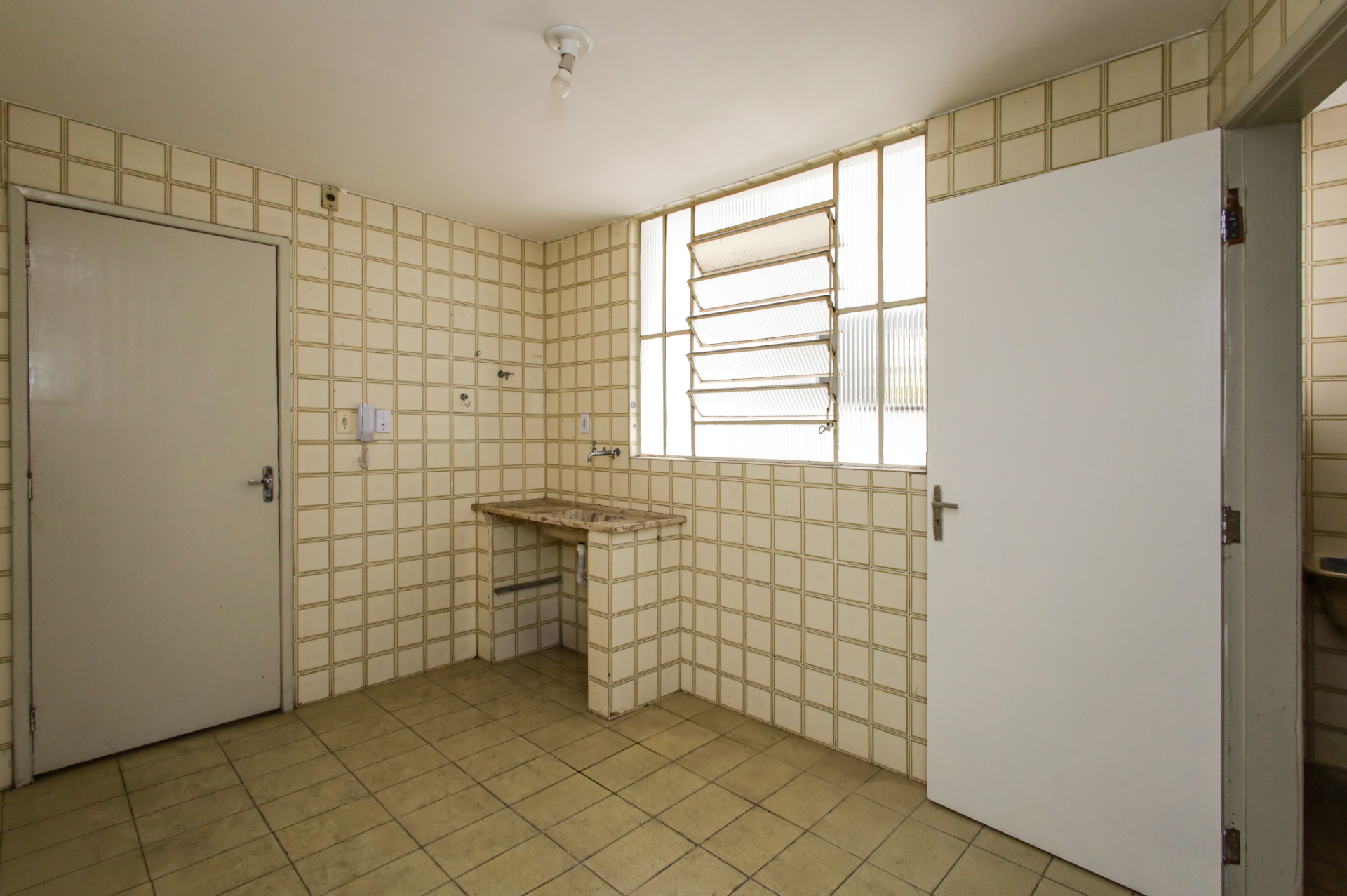 Apartamento 2 quartos, Centro. Bom espaço., foto 3