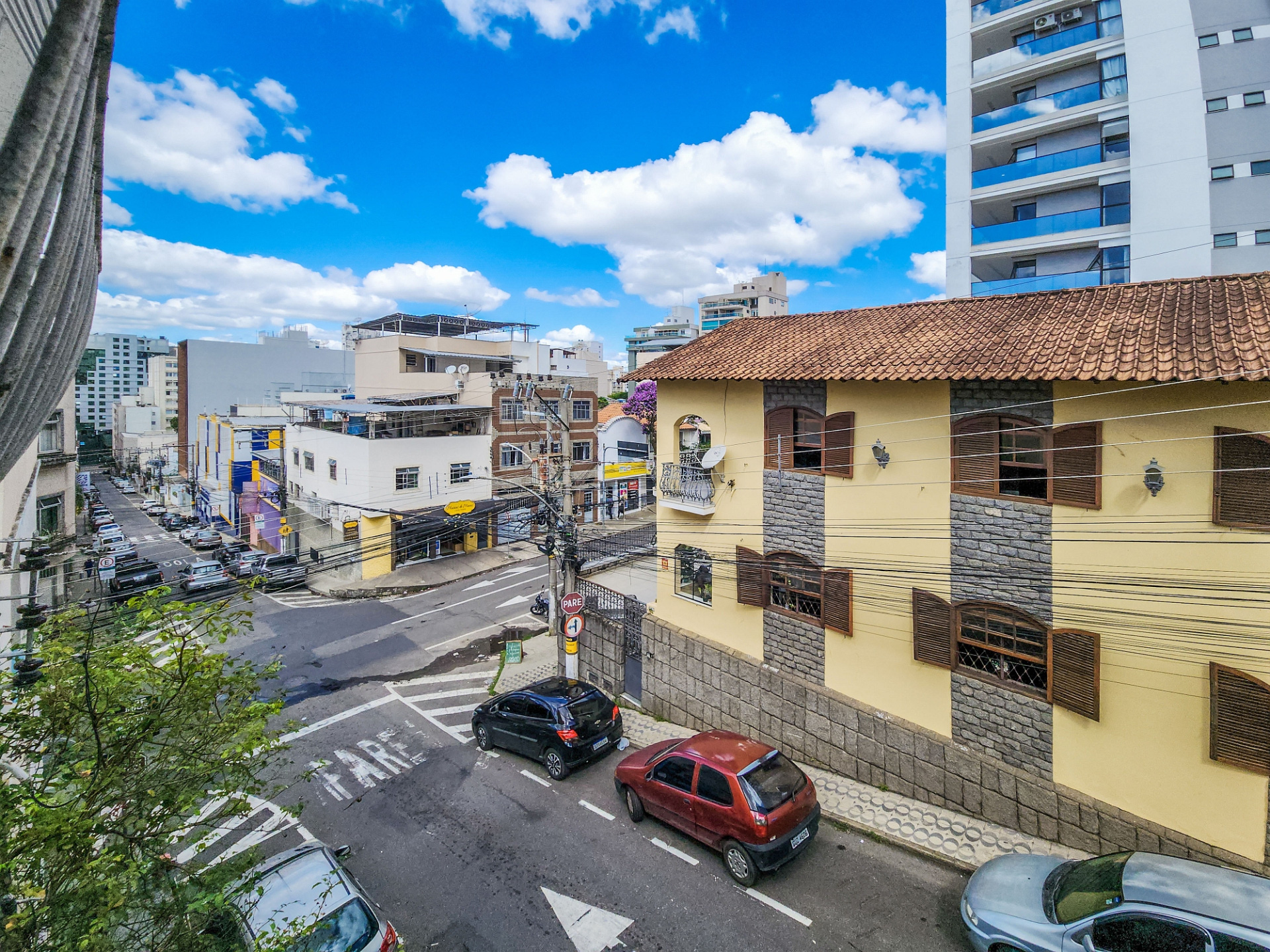 Casa no Centro. 4 quartos e bom espaço de jardim., foto 6