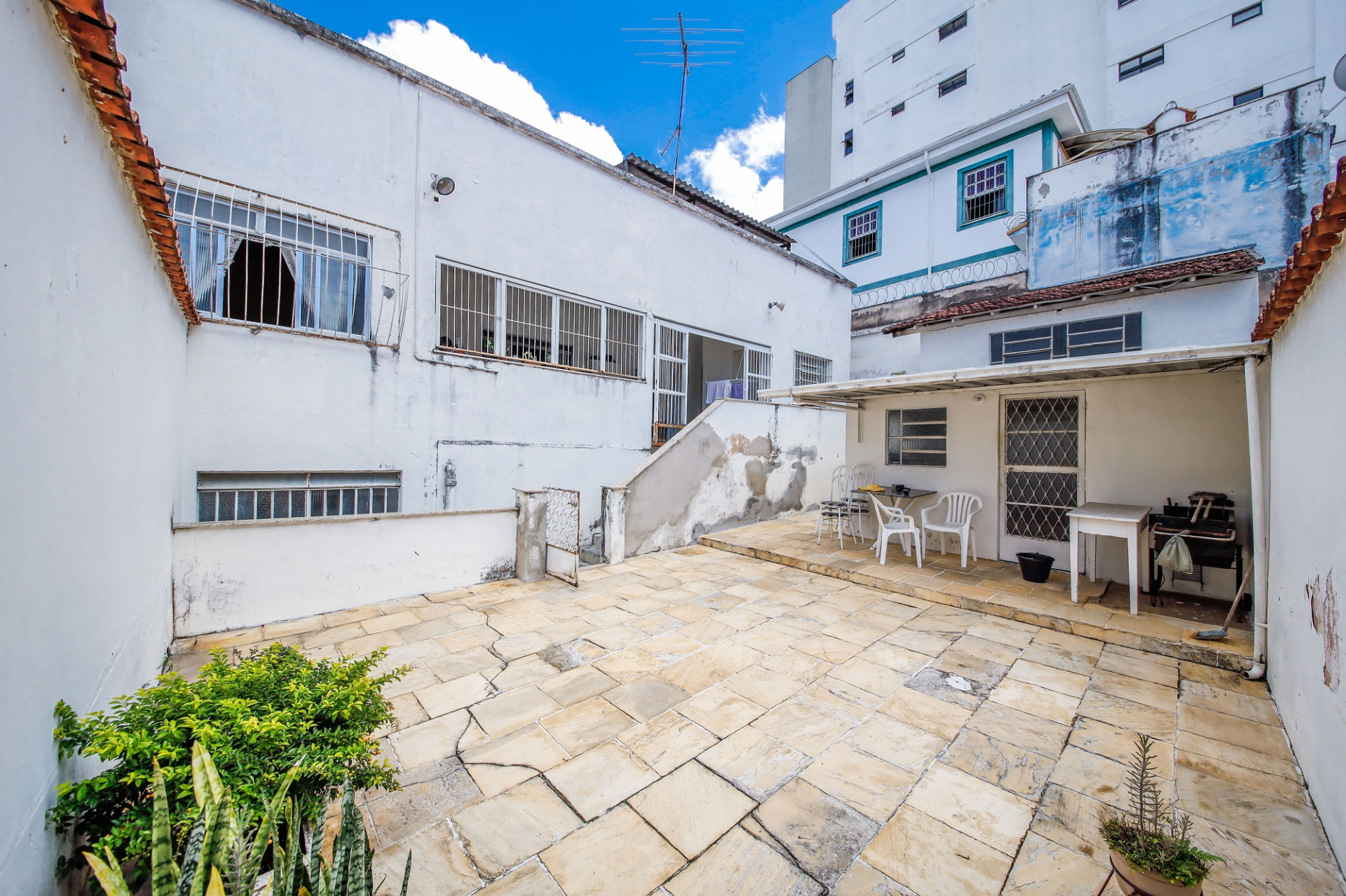 Casa no Centro. 4 quartos e bom espaço de jardim., foto 12