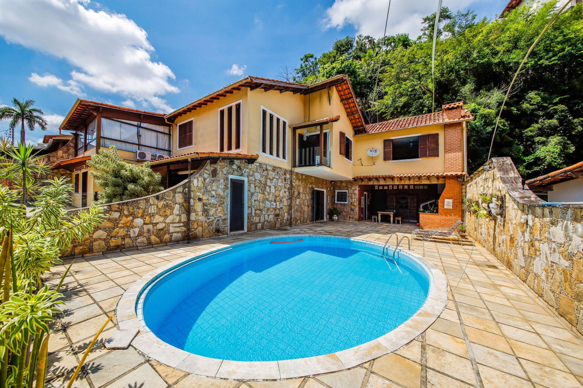 Vale do Ipê. Casa espaçosa e com muito lazer., foto 1