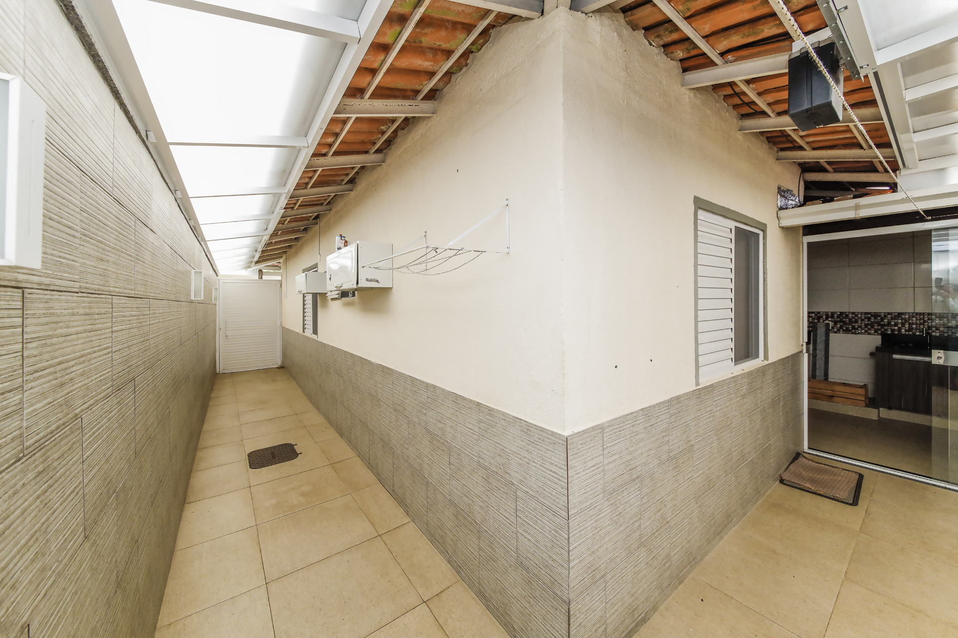 Casa reformada com móveis planejados e área externa para venda, foto 12