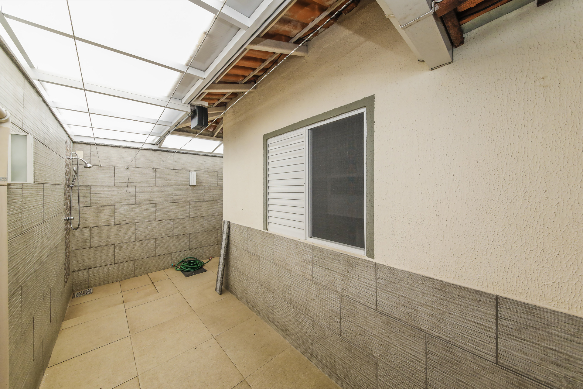 Casa reformada com móveis planejados e área externa para venda, foto 11