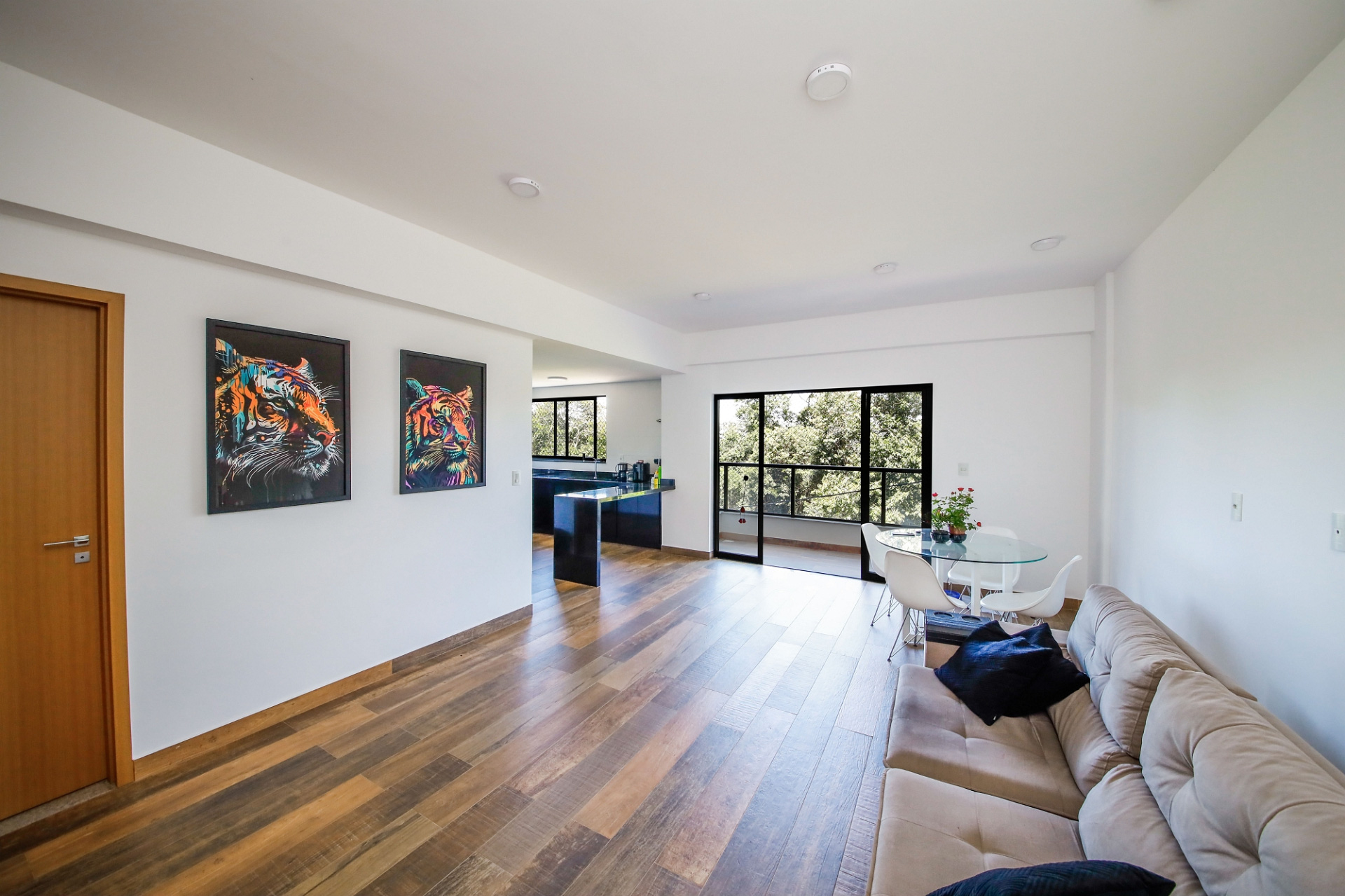 Apartamento com 3 suítes no Aeroporto, 2 vagas., foto 1