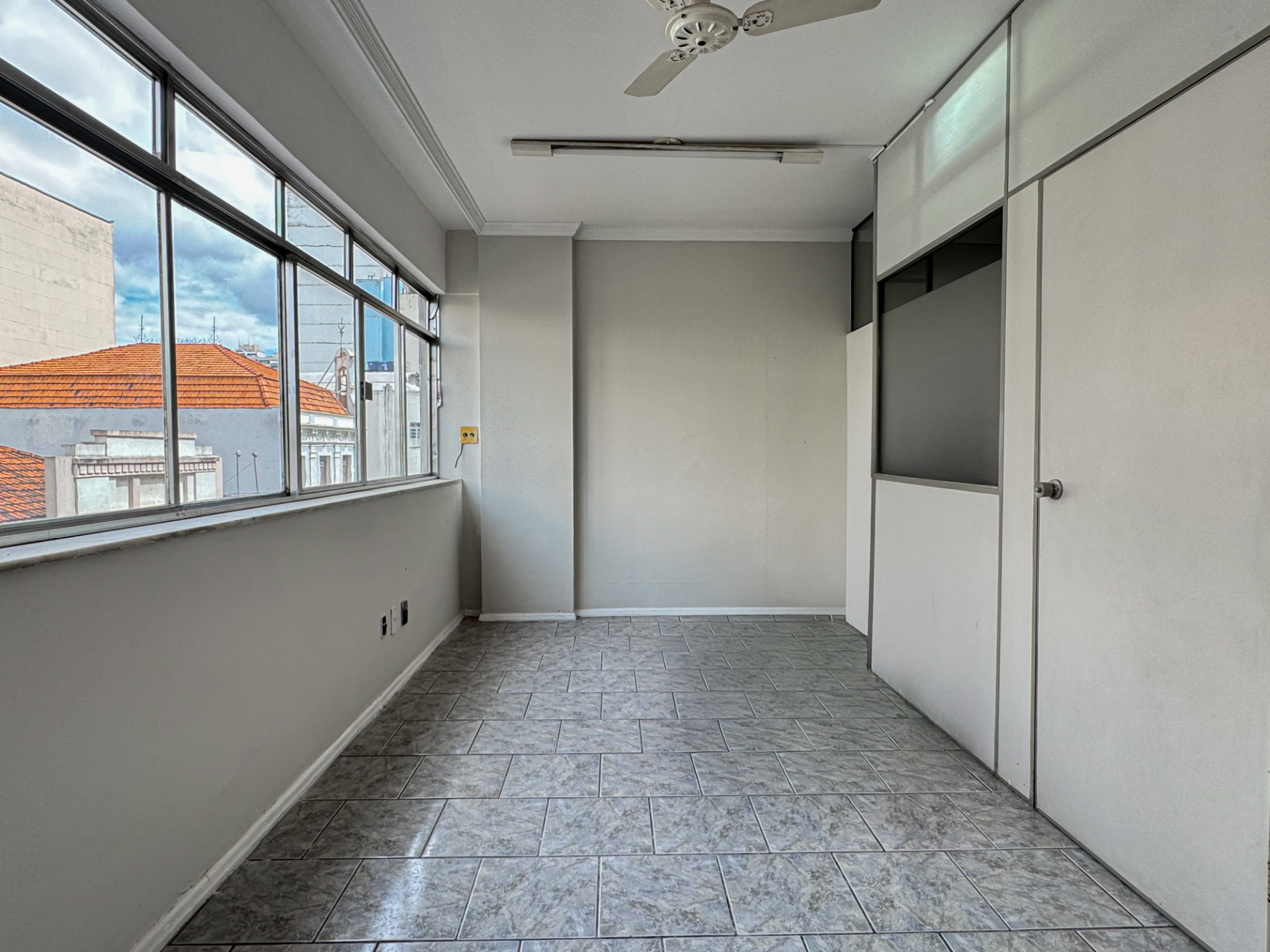 Centro: Sala 72m², luz natural para seu projeto, foto 4