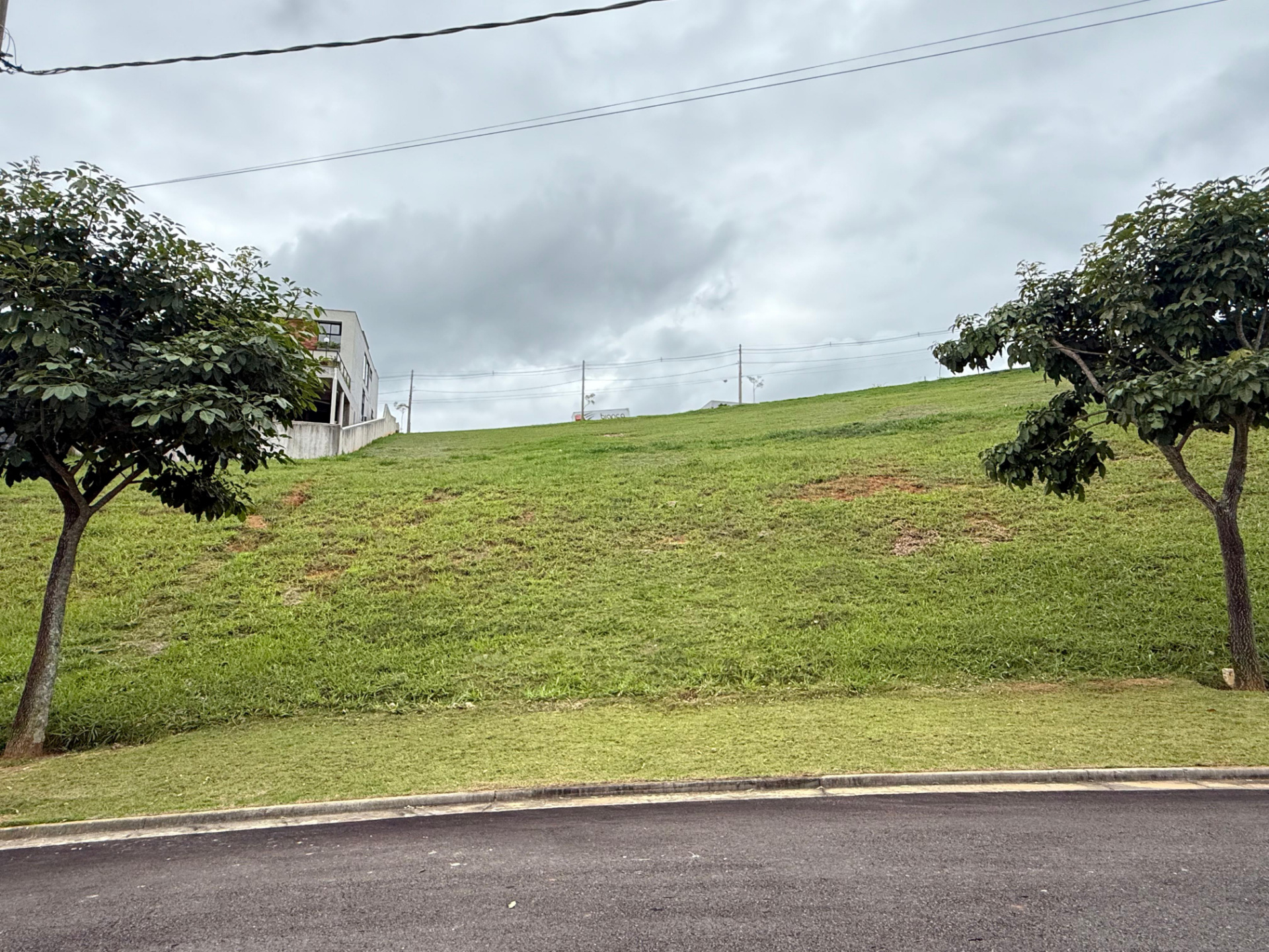 Alphaville: 965 m² em frente à praça., foto 3