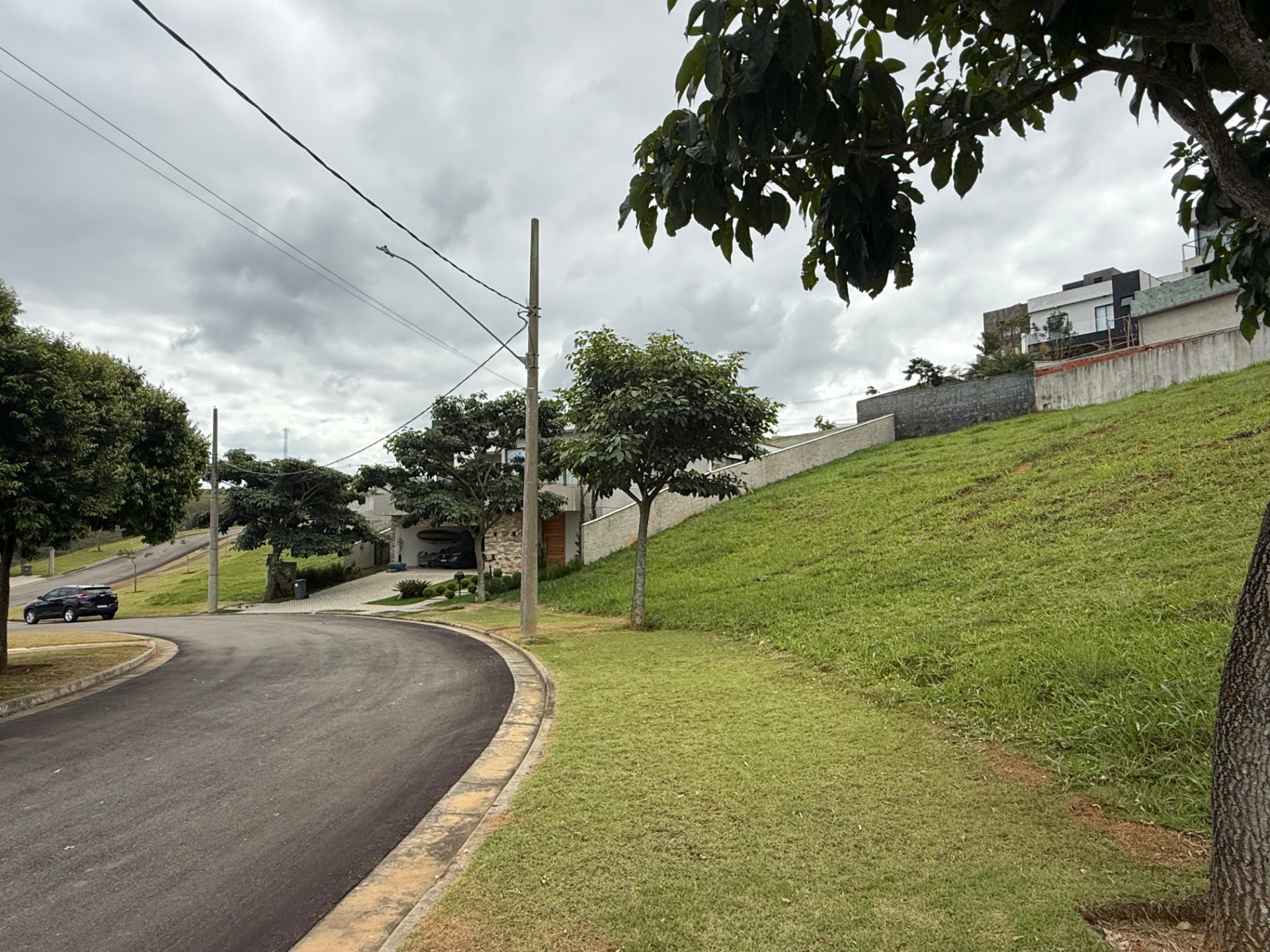 Alphaville: 965 m² em frente à praça., foto 2