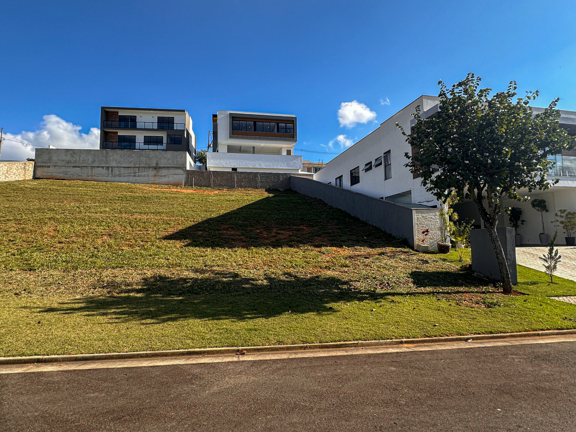 Terreno 452 m² em aclive. São Pedro, Alphaville., foto 5