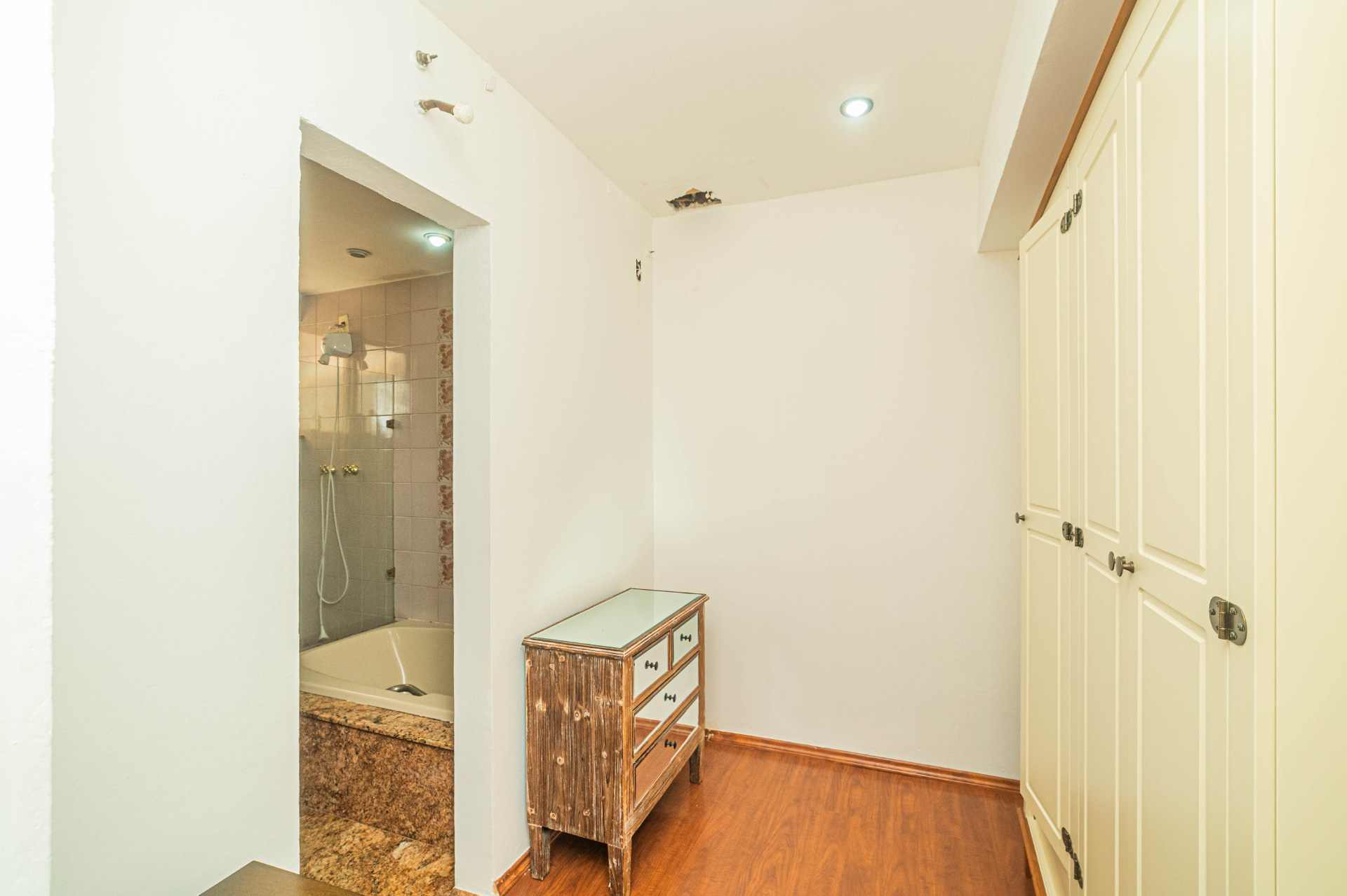 Centro: 320m², 4 quartos, 2 vagas. Espaço de sobra., foto 12
