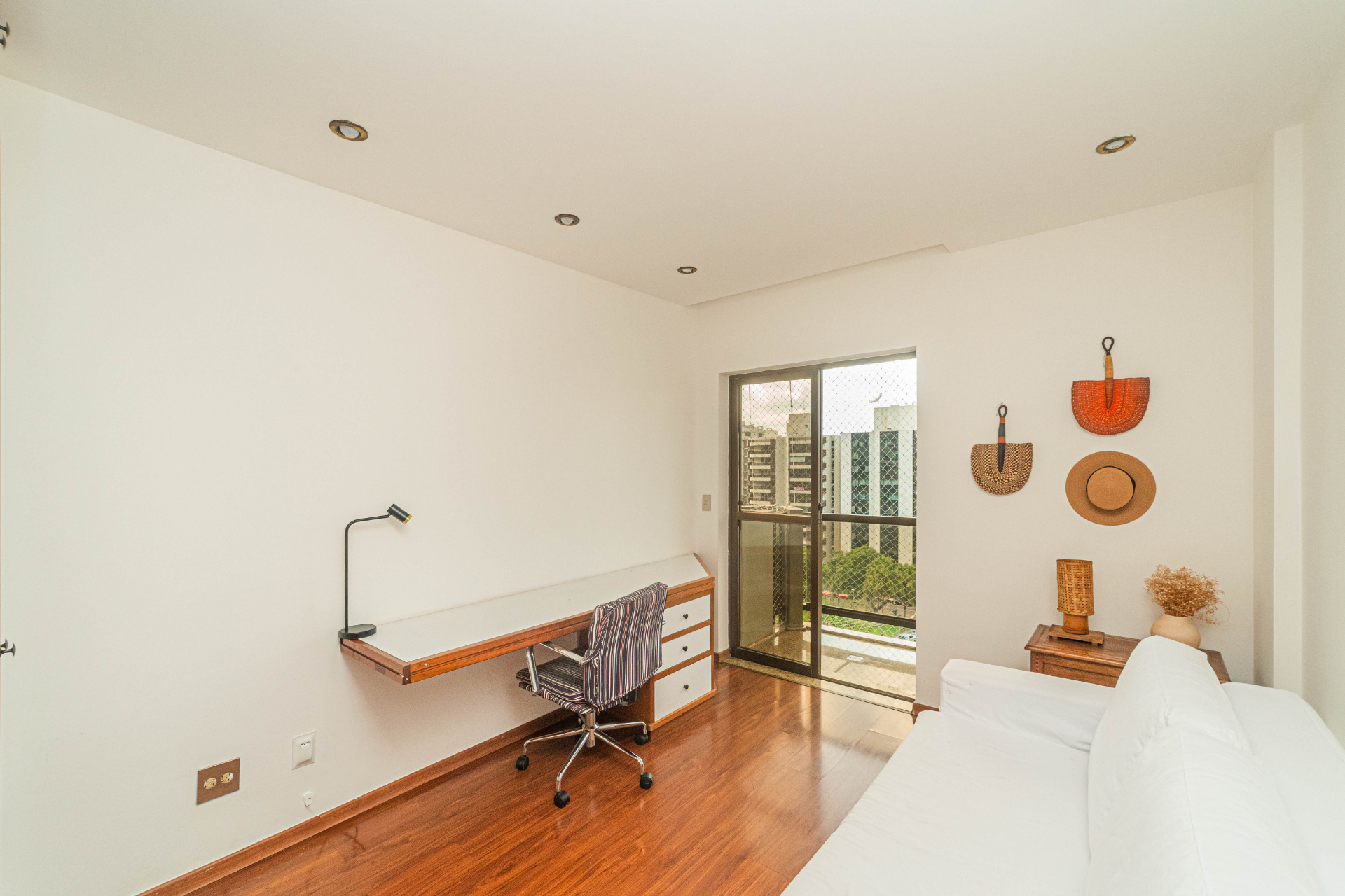 Centro: 320m², 4 quartos, 2 vagas. Espaço de sobra., foto 16