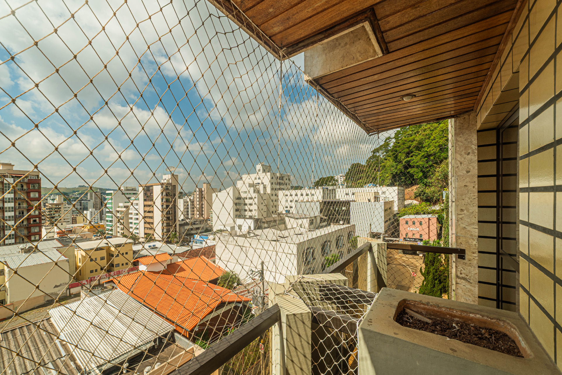 Centro: 320m², 4 quartos, 2 vagas. Espaço de sobra., foto 7