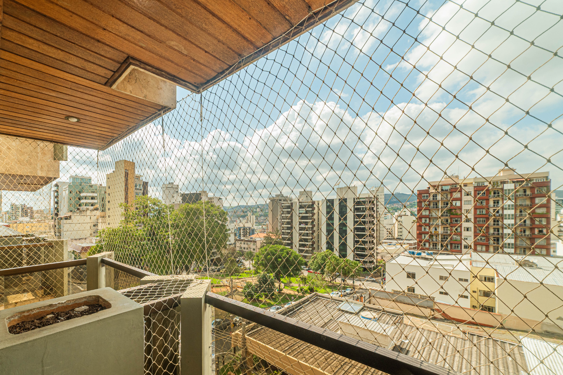 Centro: 320m², 4 quartos, 2 vagas. Espaço de sobra., foto 11