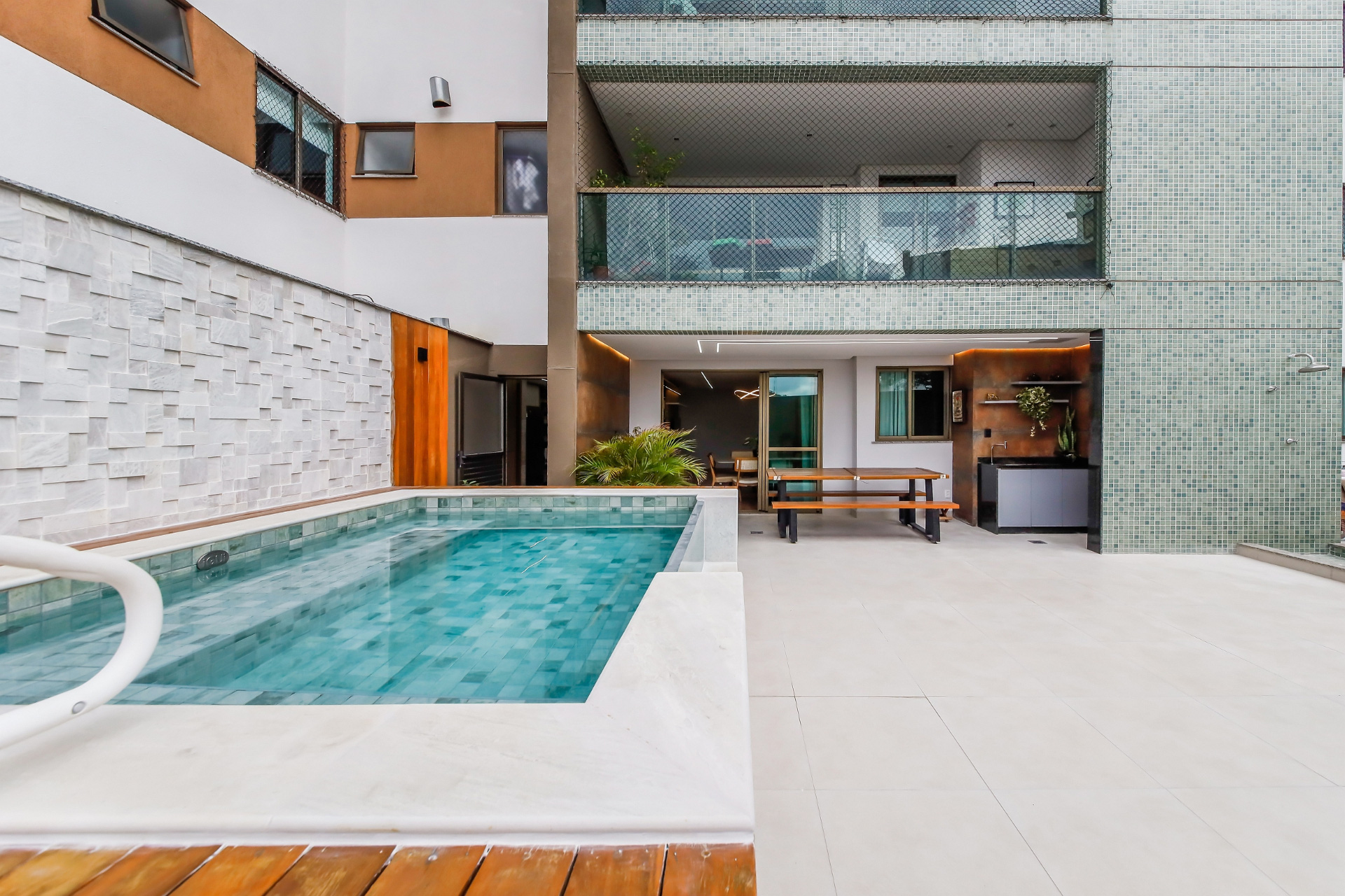 Cascatinha: Garden com 3 suítes, piscina e área gourmet., foto 8