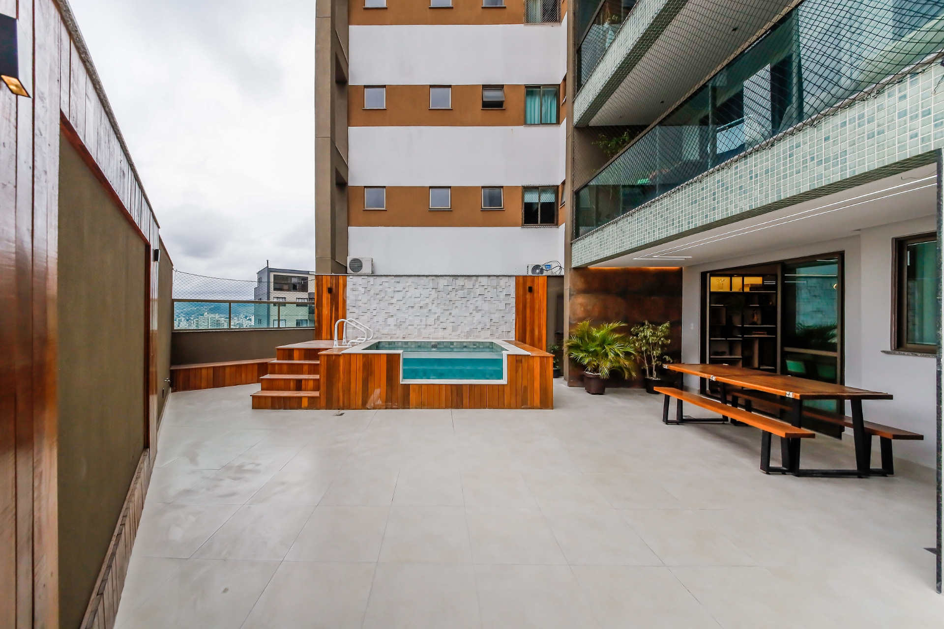 Cascatinha: Garden com 3 suítes, piscina e área gourmet., foto 7