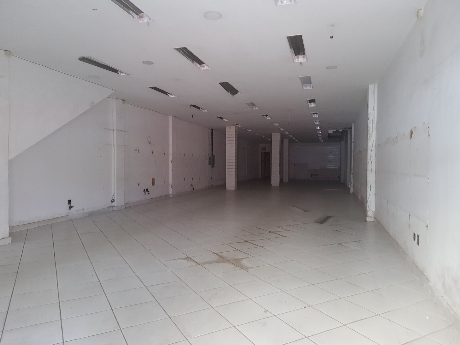 Loja no Centro, 208m², amplo espaço, foto 3