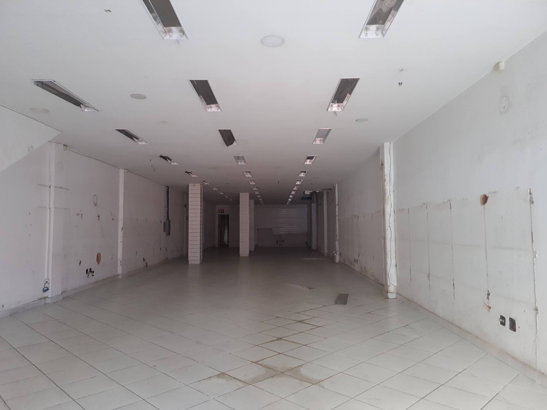 Loja no Centro, 208m², amplo espaço, foto 2