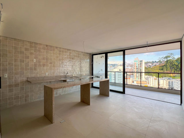 Vista livre no São Mateus. 3 quartos com lazer.