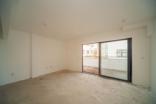 Estrela Sul: Sala com varanda, ampla.