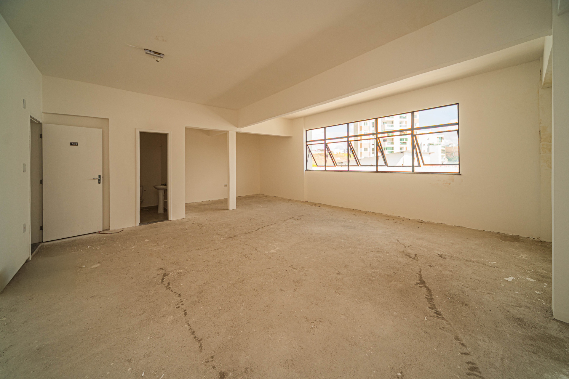 Sala comercial, vaga e banheiro. Estrela Sul., foto 1