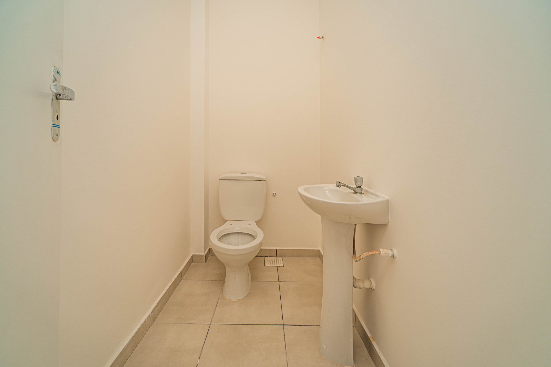 Sala comercial, vaga e banheiro. Estrela Sul., foto 3